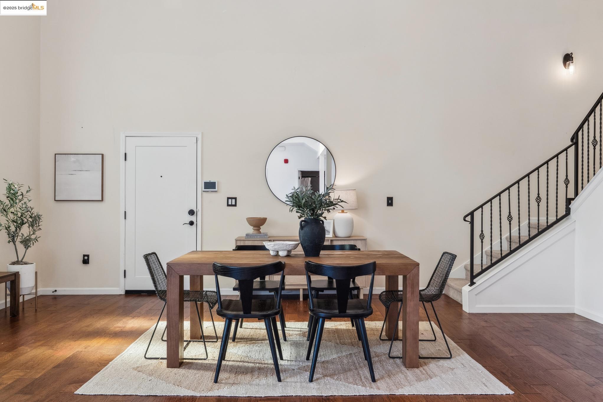 Detail Gallery Image 13 of 44 For 6300 Shattuck Ave #1,  Oakland,  CA 94609 - 3 Beds | 2 Baths
