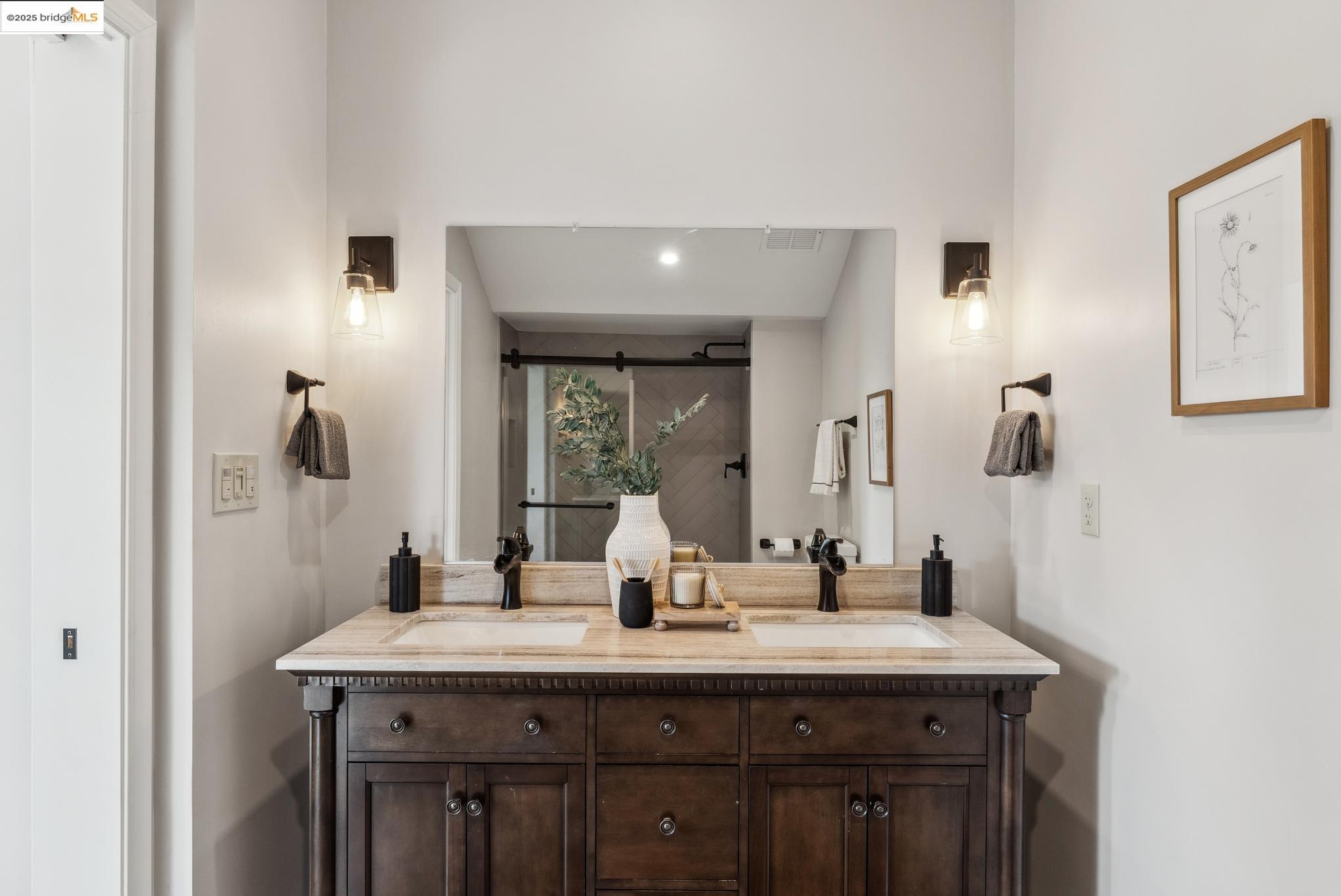 Detail Gallery Image 23 of 44 For 6300 Shattuck Ave #1,  Oakland,  CA 94609 - 3 Beds | 2 Baths