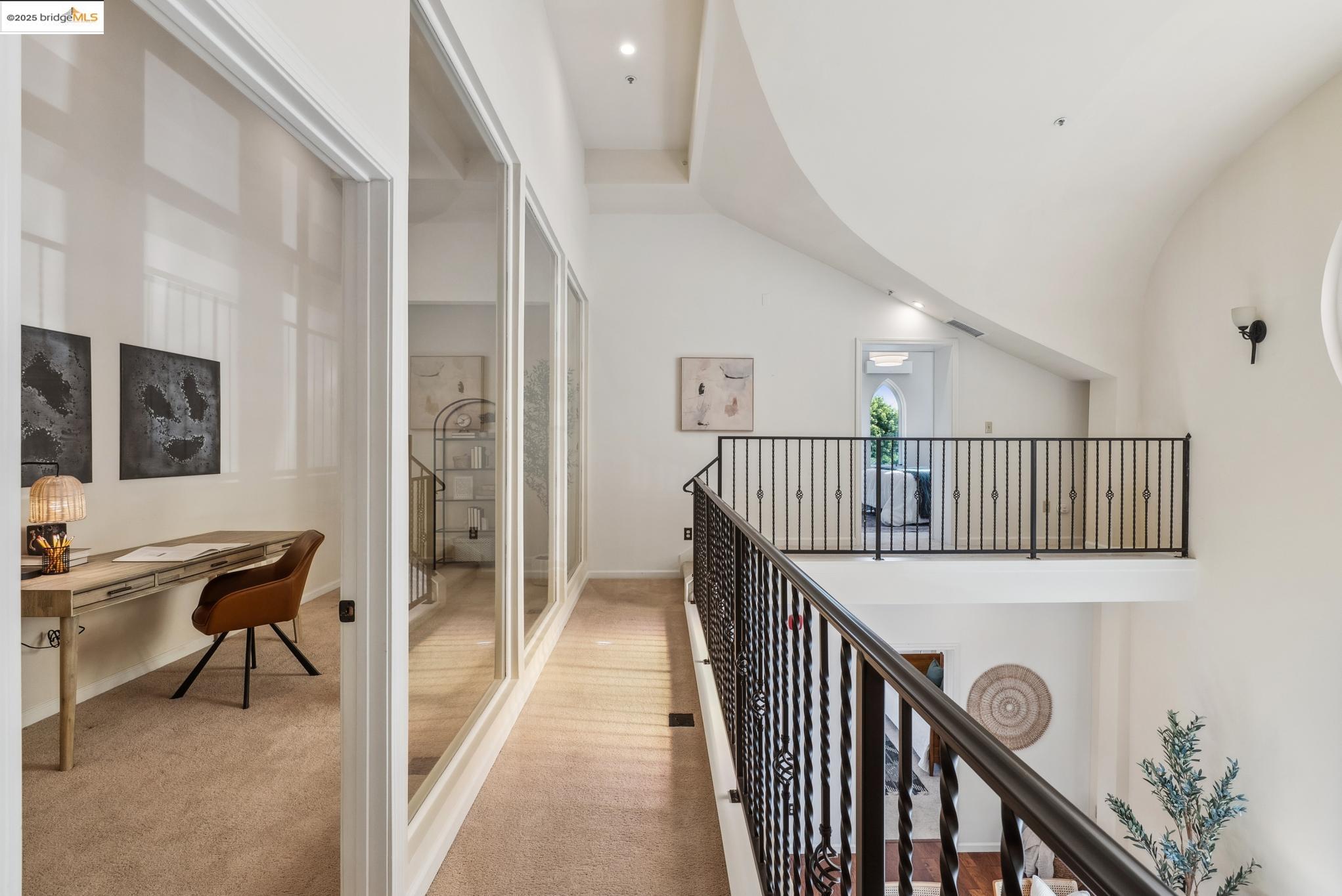 Detail Gallery Image 25 of 44 For 6300 Shattuck Ave #1,  Oakland,  CA 94609 - 3 Beds | 2 Baths