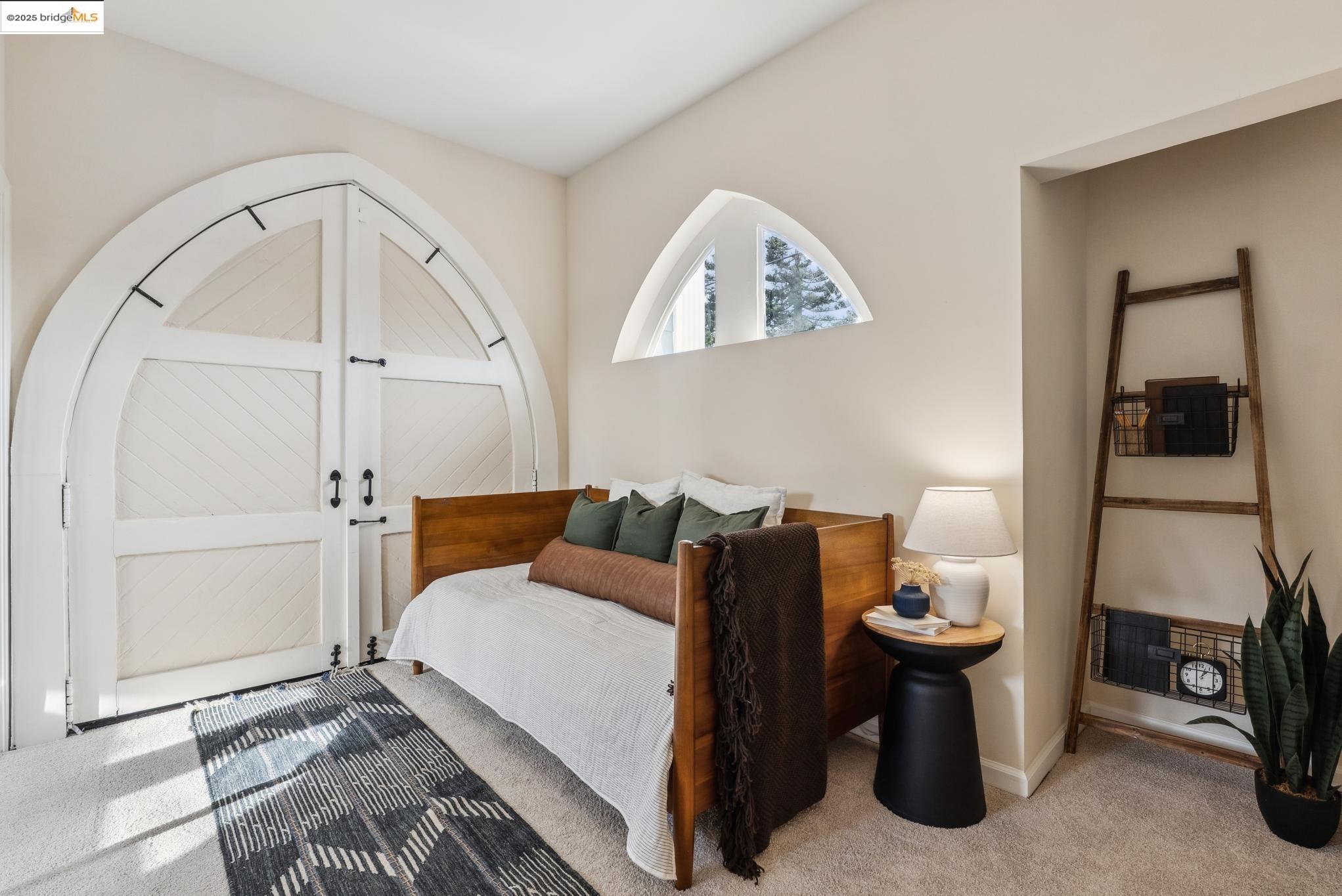 Detail Gallery Image 29 of 44 For 6300 Shattuck Ave #1,  Oakland,  CA 94609 - 3 Beds | 2 Baths