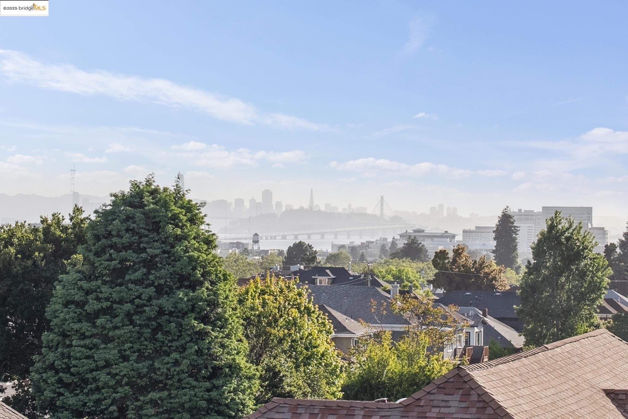 Detail Gallery Image 36 of 44 For 6300 Shattuck Ave #1,  Oakland,  CA 94609 - 3 Beds | 2 Baths