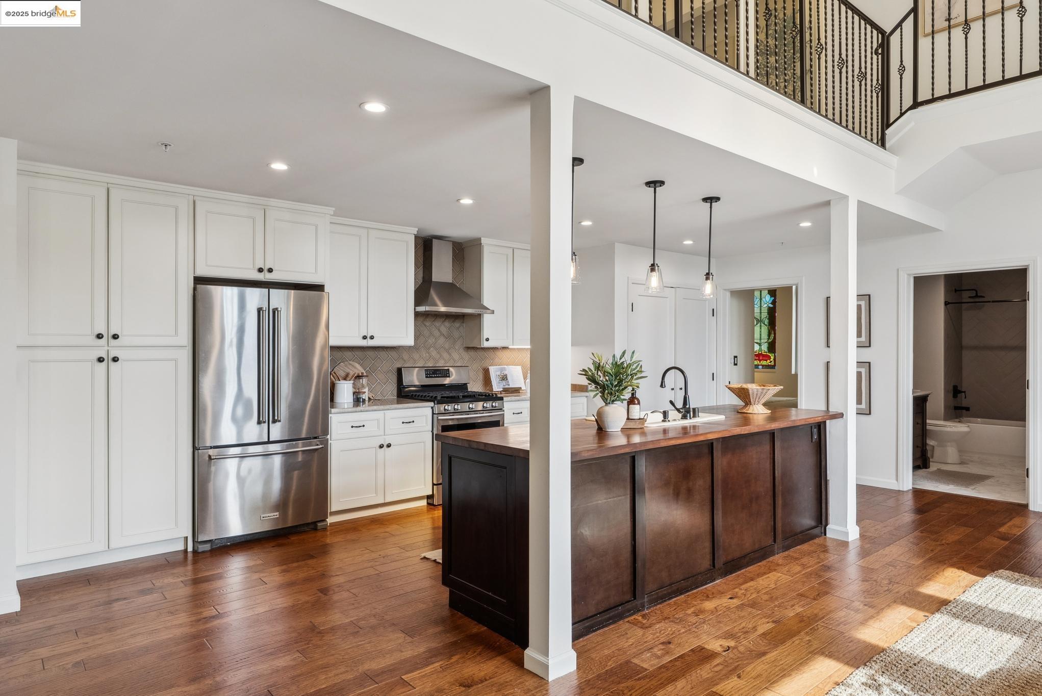 Detail Gallery Image 38 of 44 For 6300 Shattuck Ave #1,  Oakland,  CA 94609 - 3 Beds | 2 Baths