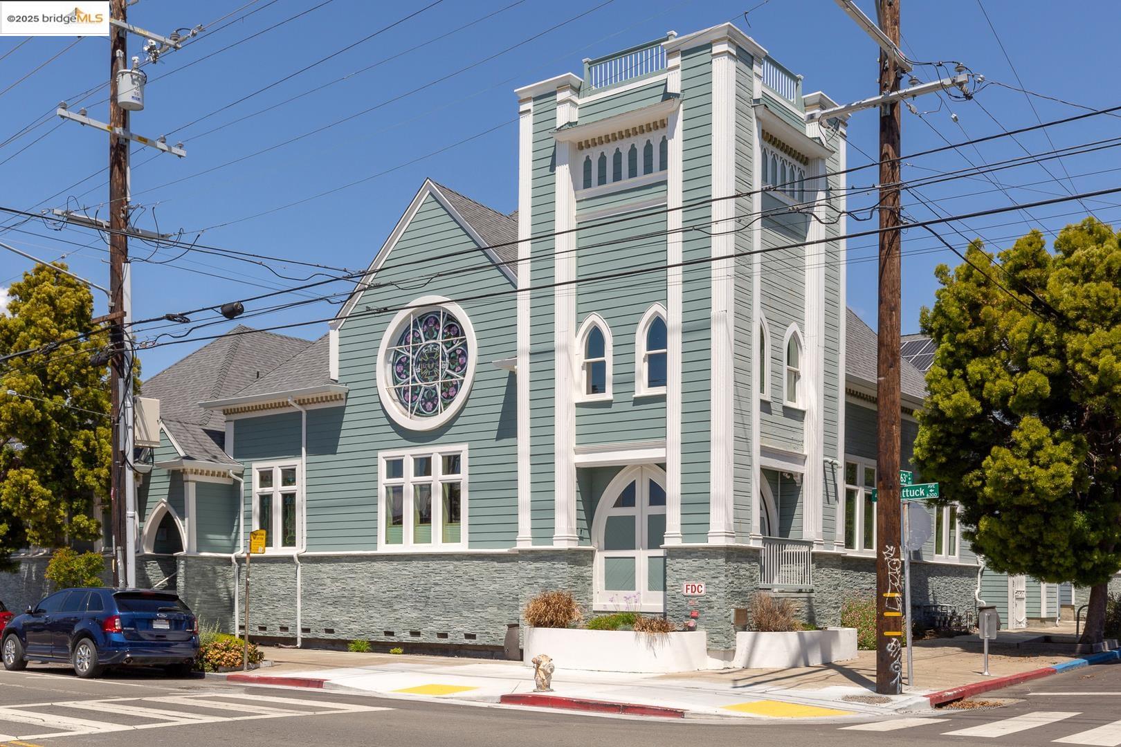 Detail Gallery Image 41 of 44 For 6300 Shattuck Ave #1,  Oakland,  CA 94609 - 3 Beds | 2 Baths