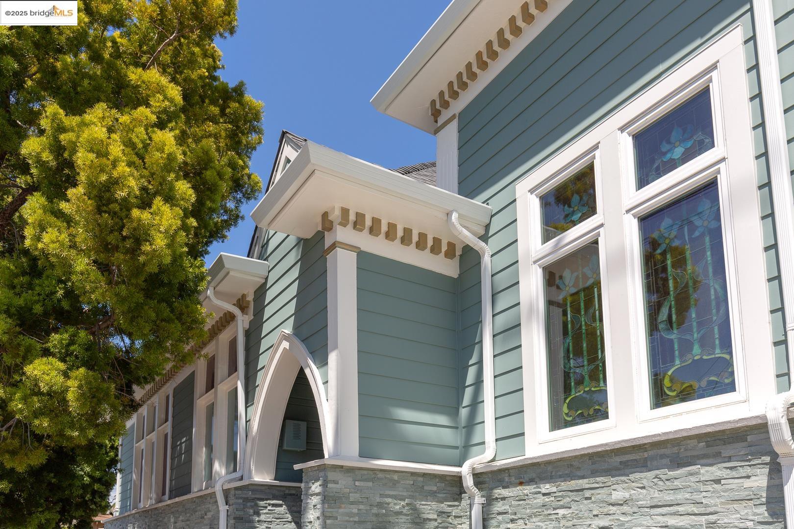 Detail Gallery Image 44 of 44 For 6300 Shattuck Ave #1,  Oakland,  CA 94609 - 3 Beds | 2 Baths