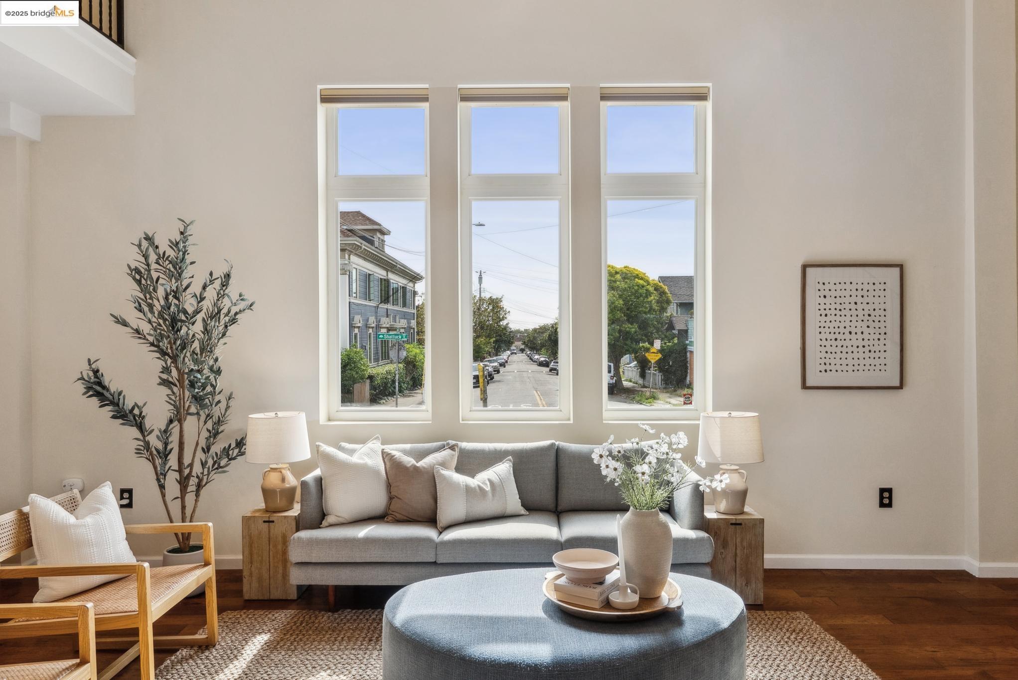Detail Gallery Image 7 of 44 For 6300 Shattuck Ave #1,  Oakland,  CA 94609 - 3 Beds | 2 Baths