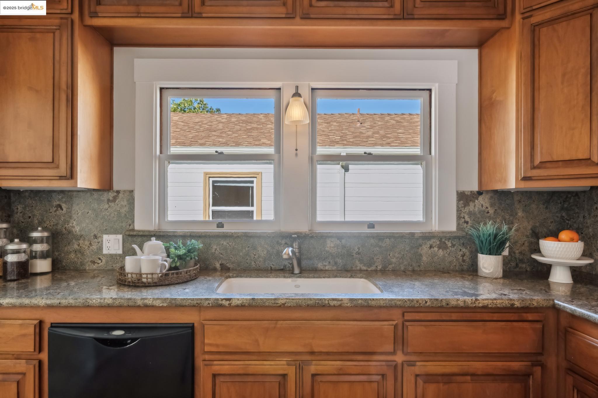 Detail Gallery Image 22 of 55 For 148 Estabrook, San Leandro,  CA 94577 - 3 Beds | 1/1 Baths
