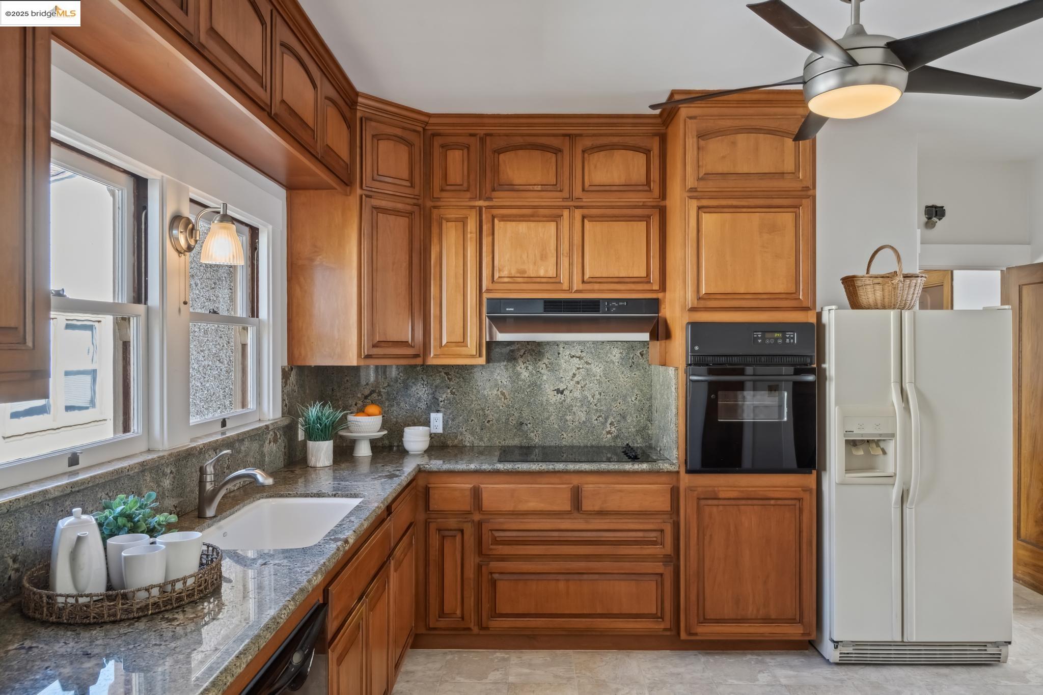 Detail Gallery Image 25 of 55 For 148 Estabrook, San Leandro,  CA 94577 - 3 Beds | 1/1 Baths