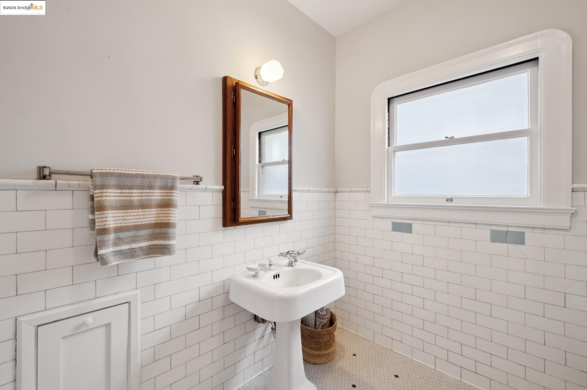 Detail Gallery Image 31 of 55 For 148 Estabrook, San Leandro,  CA 94577 - 3 Beds | 1/1 Baths