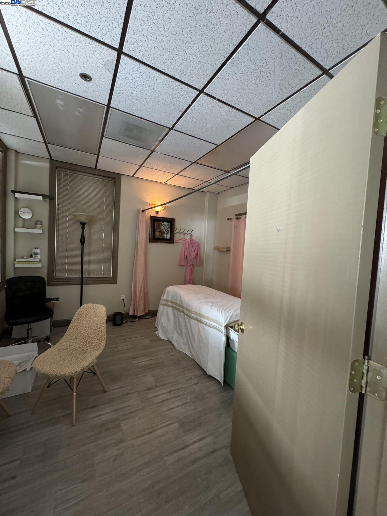 Detail Gallery Image 12 of 21 For 91 Gregory Ln #8, Pleasant Hill,  CA 94523 - – Beds | – Baths