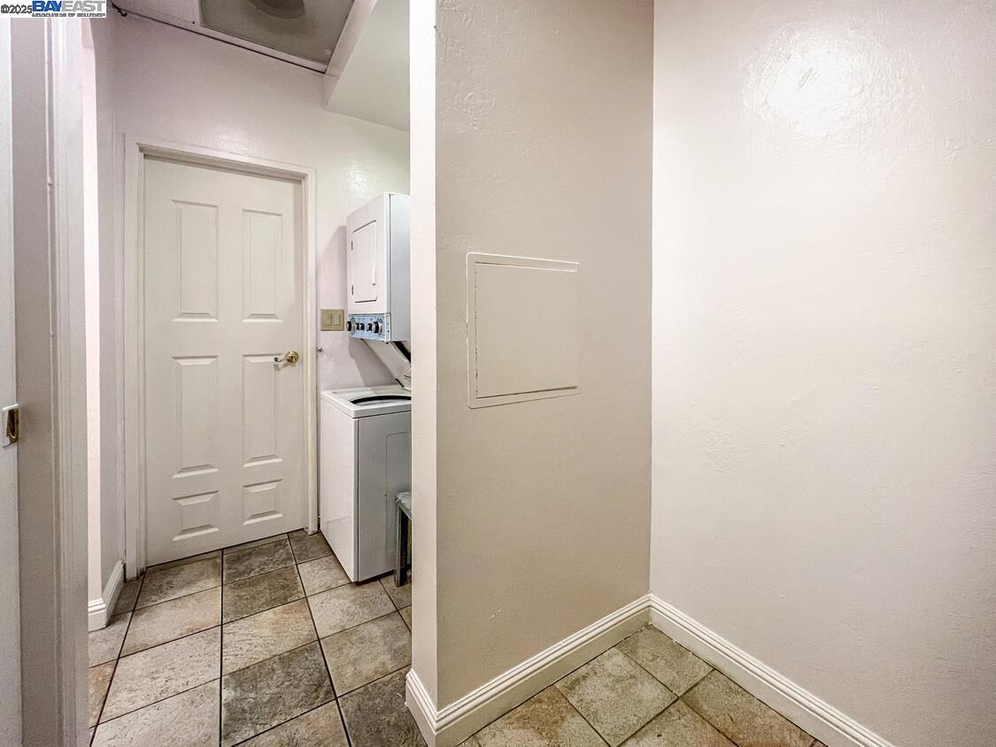 Detail Gallery Image 15 of 21 For 91 Gregory Ln #8, Pleasant Hill,  CA 94523 - – Beds | – Baths
