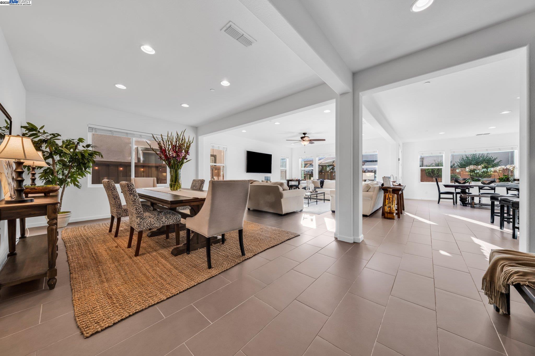 Detail Gallery Image 7 of 60 For 2305 Augusta Ave, Tracy,  CA 95377 - 4 Beds | 3 Baths