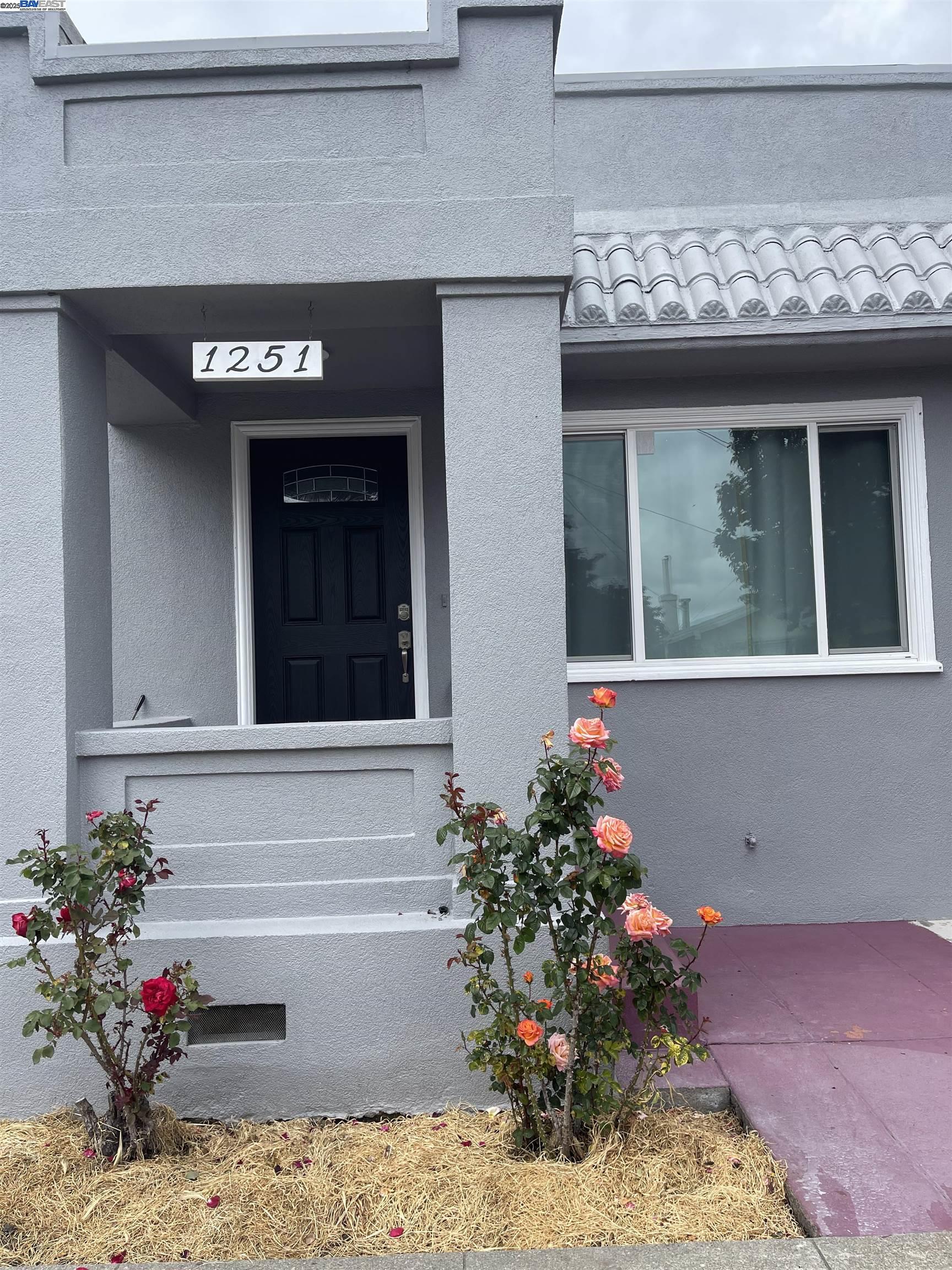 Detail Gallery Image 1 of 10 For Burnett St, Berkeley,  CA 94702 - 1 Beds | 1 Baths