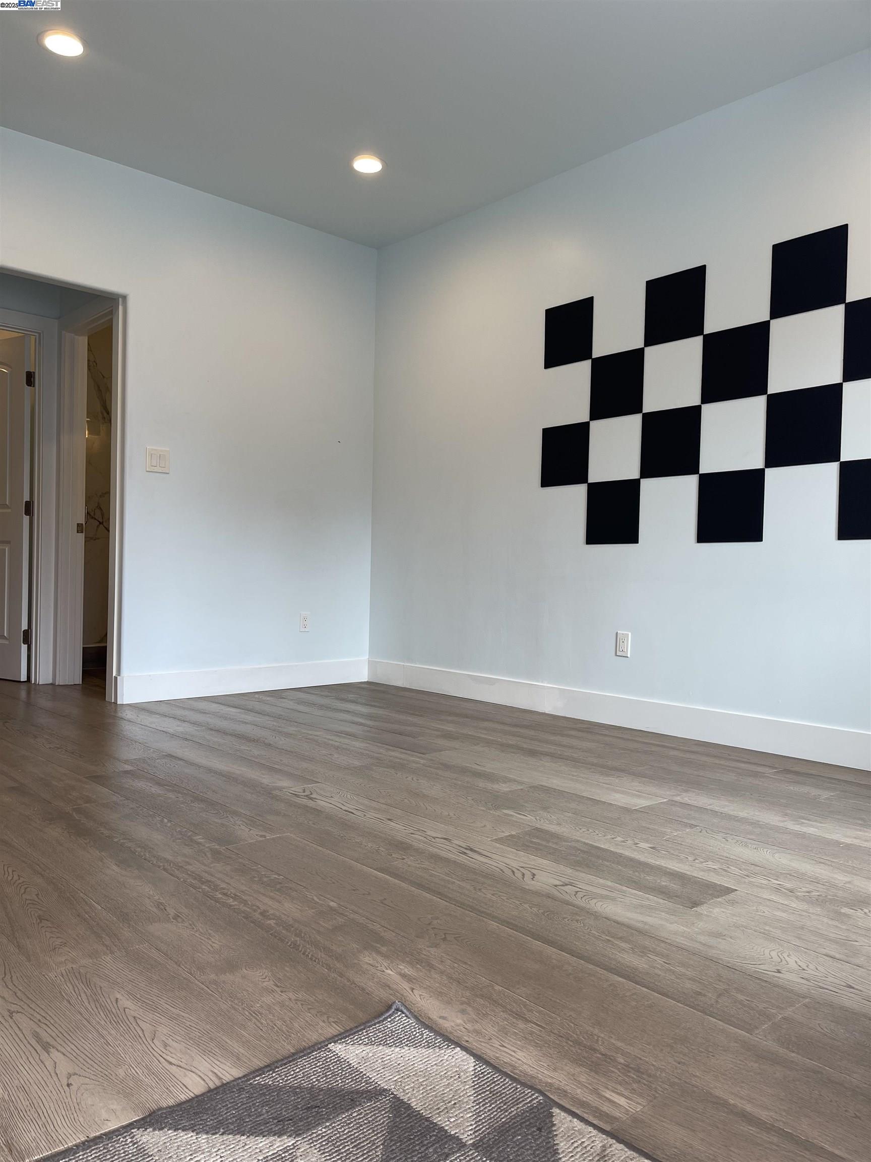 Detail Gallery Image 4 of 10 For Burnett St, Berkeley,  CA 94702 - 1 Beds | 1 Baths