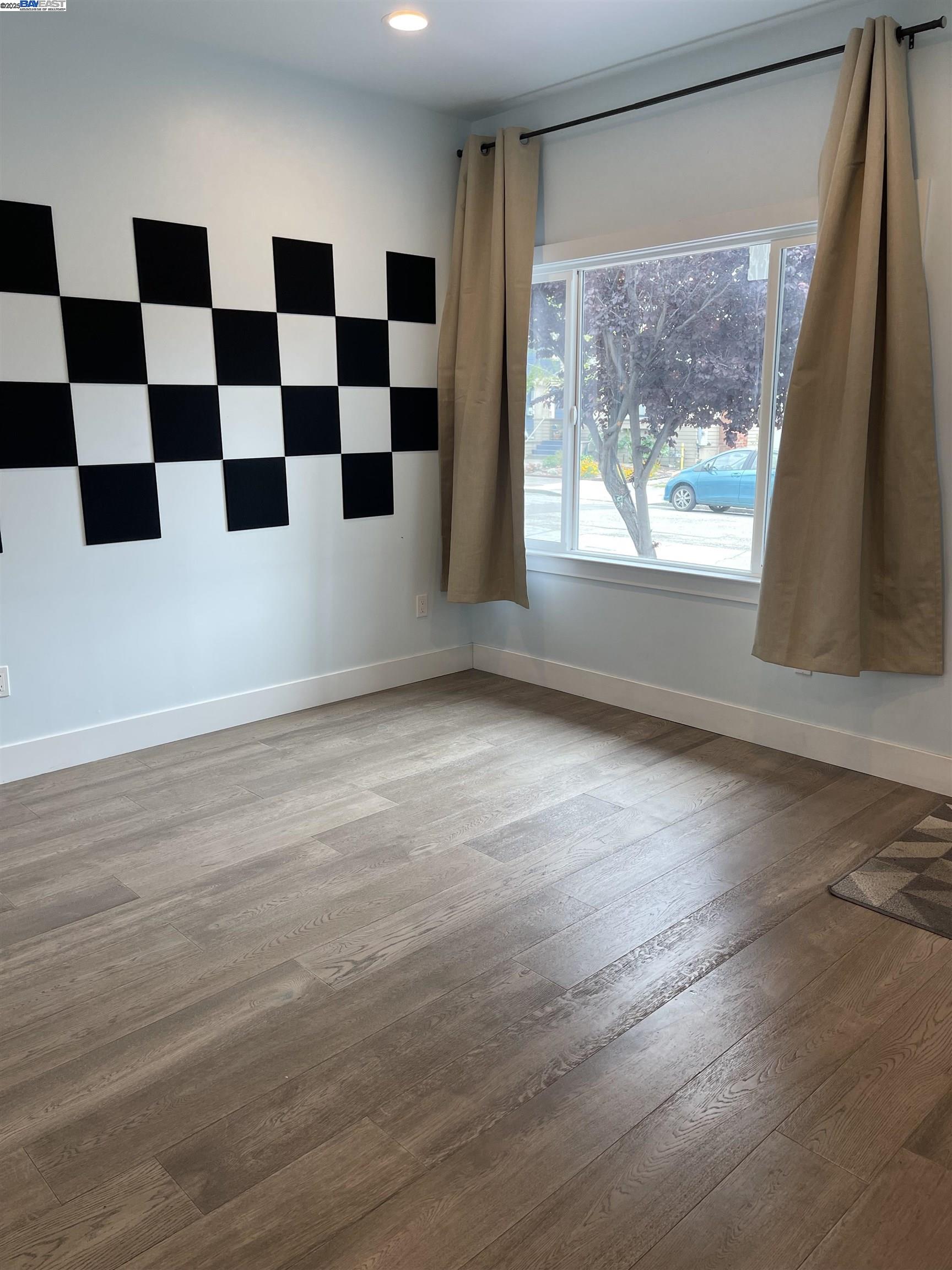 Detail Gallery Image 10 of 10 For Burnett St, Berkeley,  CA 94702 - 1 Beds | 1 Baths