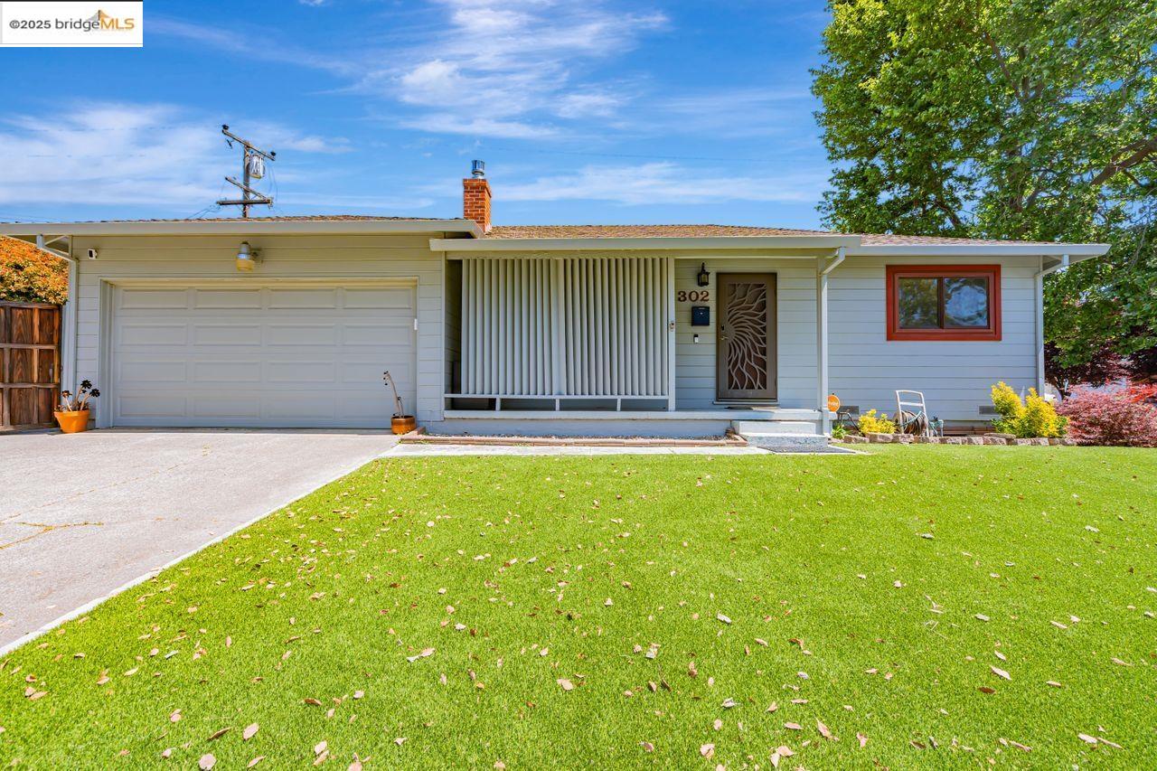 Detail Gallery Image 2 of 28 For Parkwood Dr, Vallejo,  CA 94591 - 3 Beds | 2 Baths