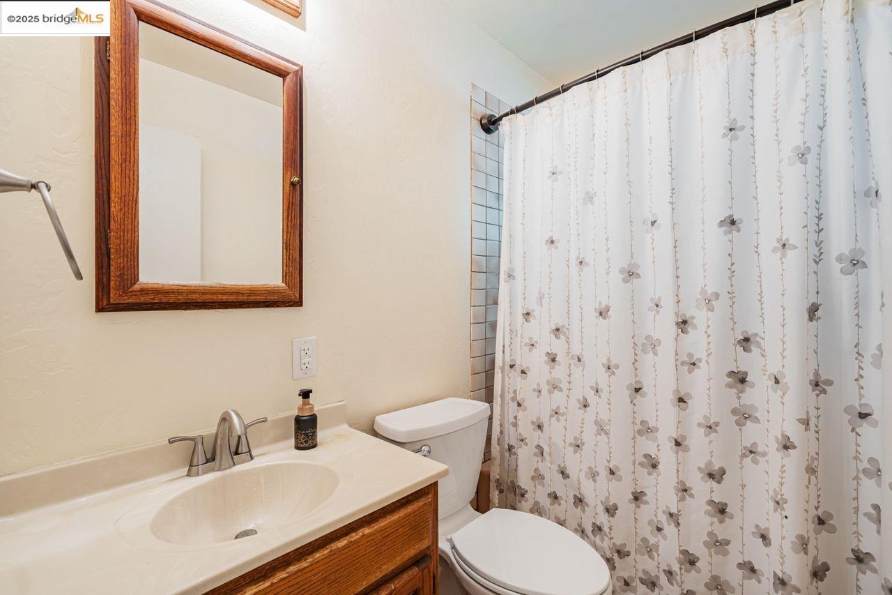 Detail Gallery Image 15 of 28 For Parkwood Dr, Vallejo,  CA 94591 - 3 Beds | 2 Baths