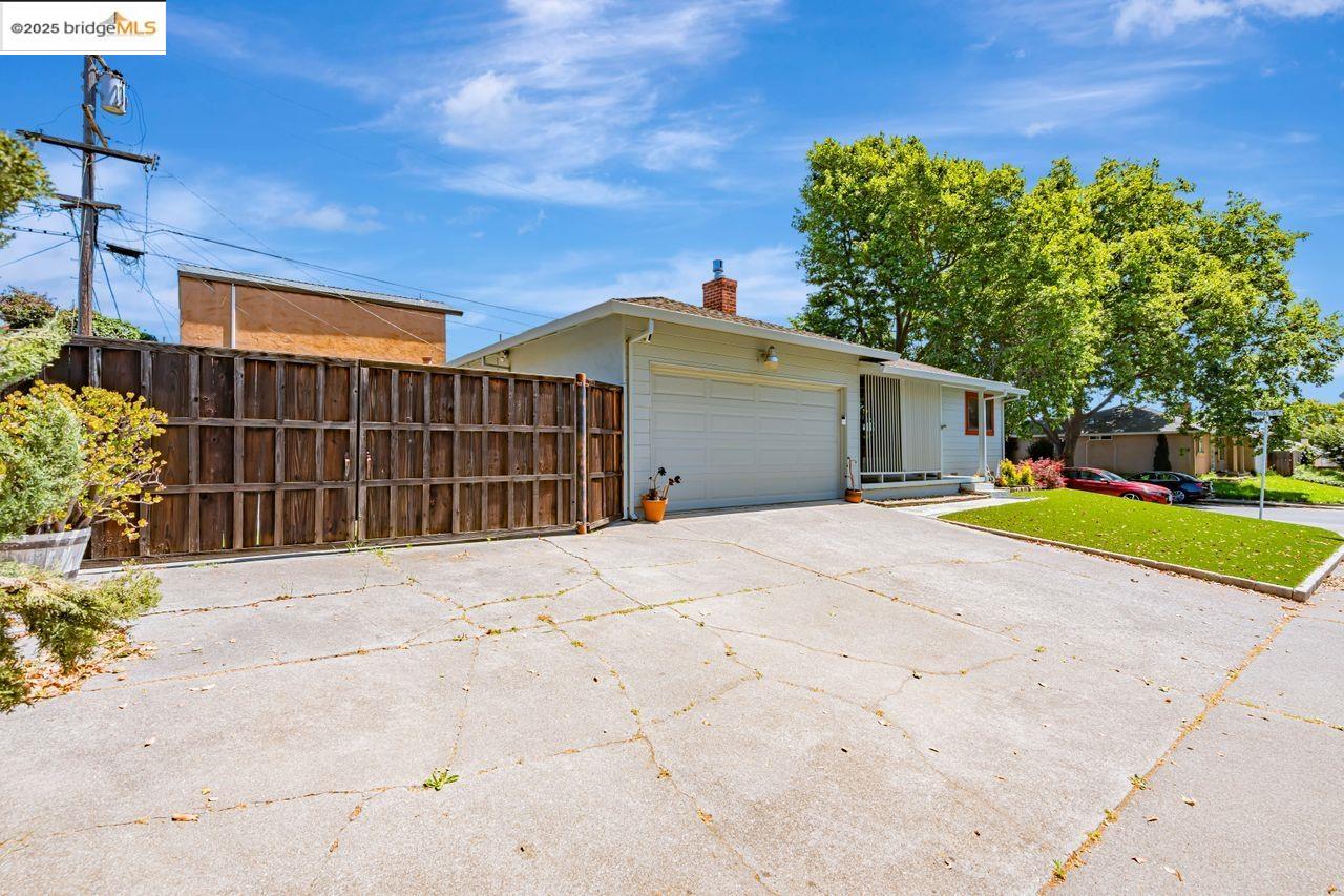 Detail Gallery Image 4 of 28 For Parkwood Dr, Vallejo,  CA 94591 - 3 Beds | 2 Baths
