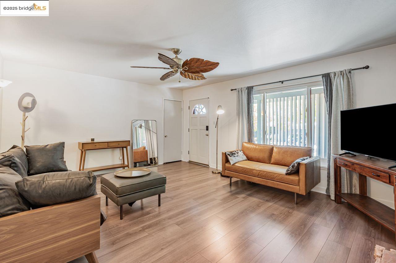 Detail Gallery Image 6 of 28 For Parkwood Dr, Vallejo,  CA 94591 - 3 Beds | 2 Baths