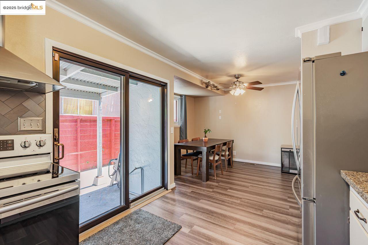 Detail Gallery Image 9 of 28 For Parkwood Dr, Vallejo,  CA 94591 - 3 Beds | 2 Baths