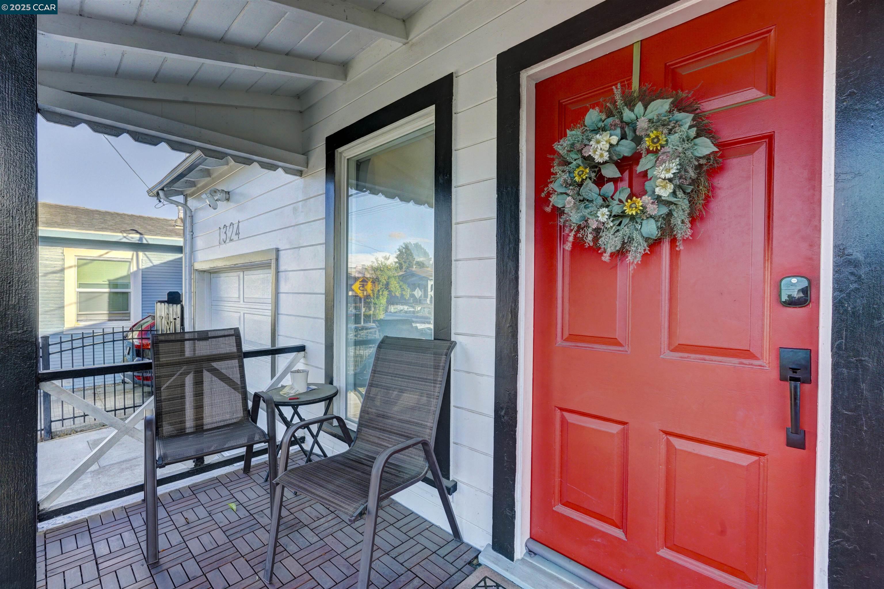 Detail Gallery Image 7 of 36 For 1324 104th Ave, Oakland,  CA 94603 - 2 Beds | 2 Baths