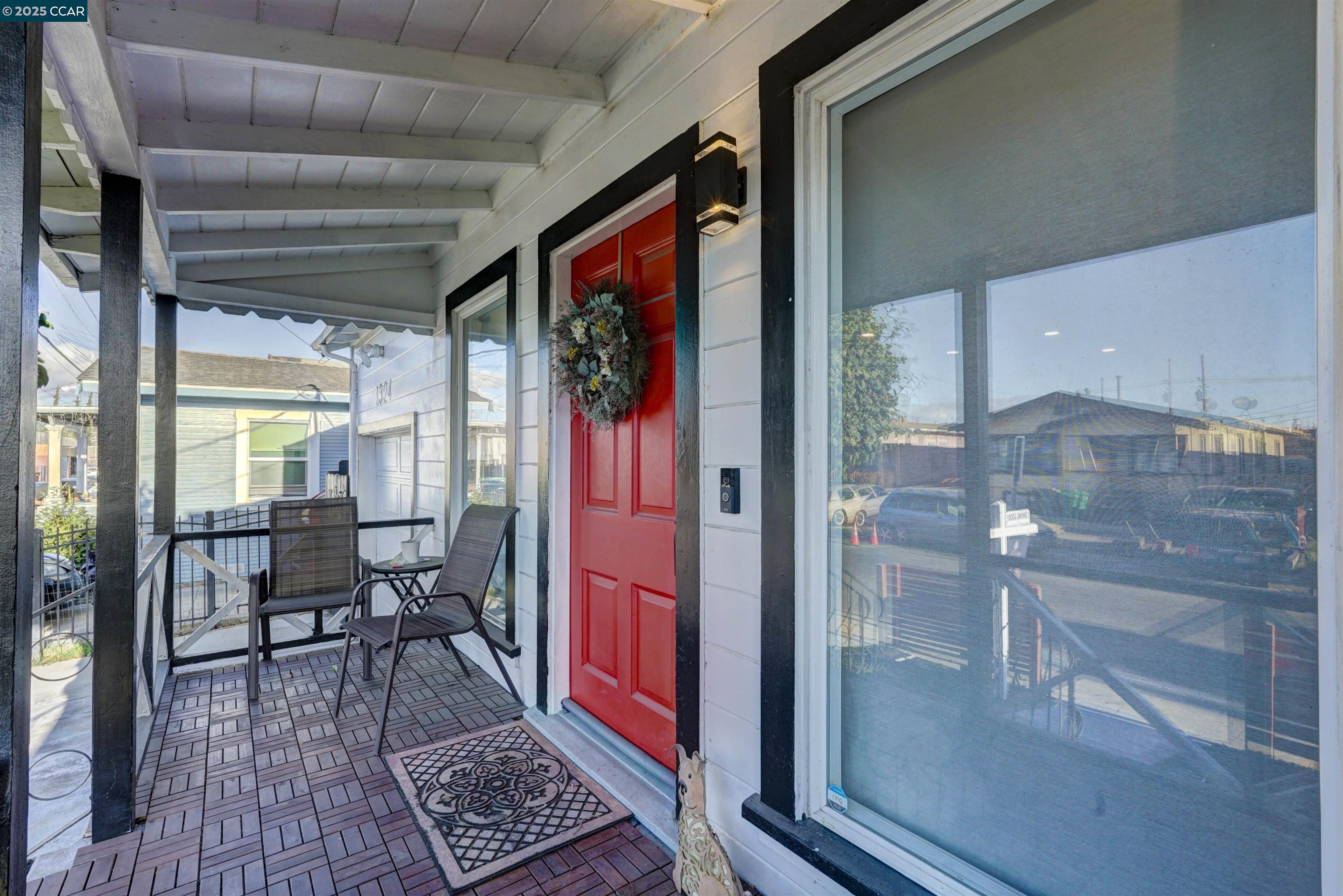 Detail Gallery Image 8 of 36 For 1324 104th Ave, Oakland,  CA 94603 - 2 Beds | 2 Baths