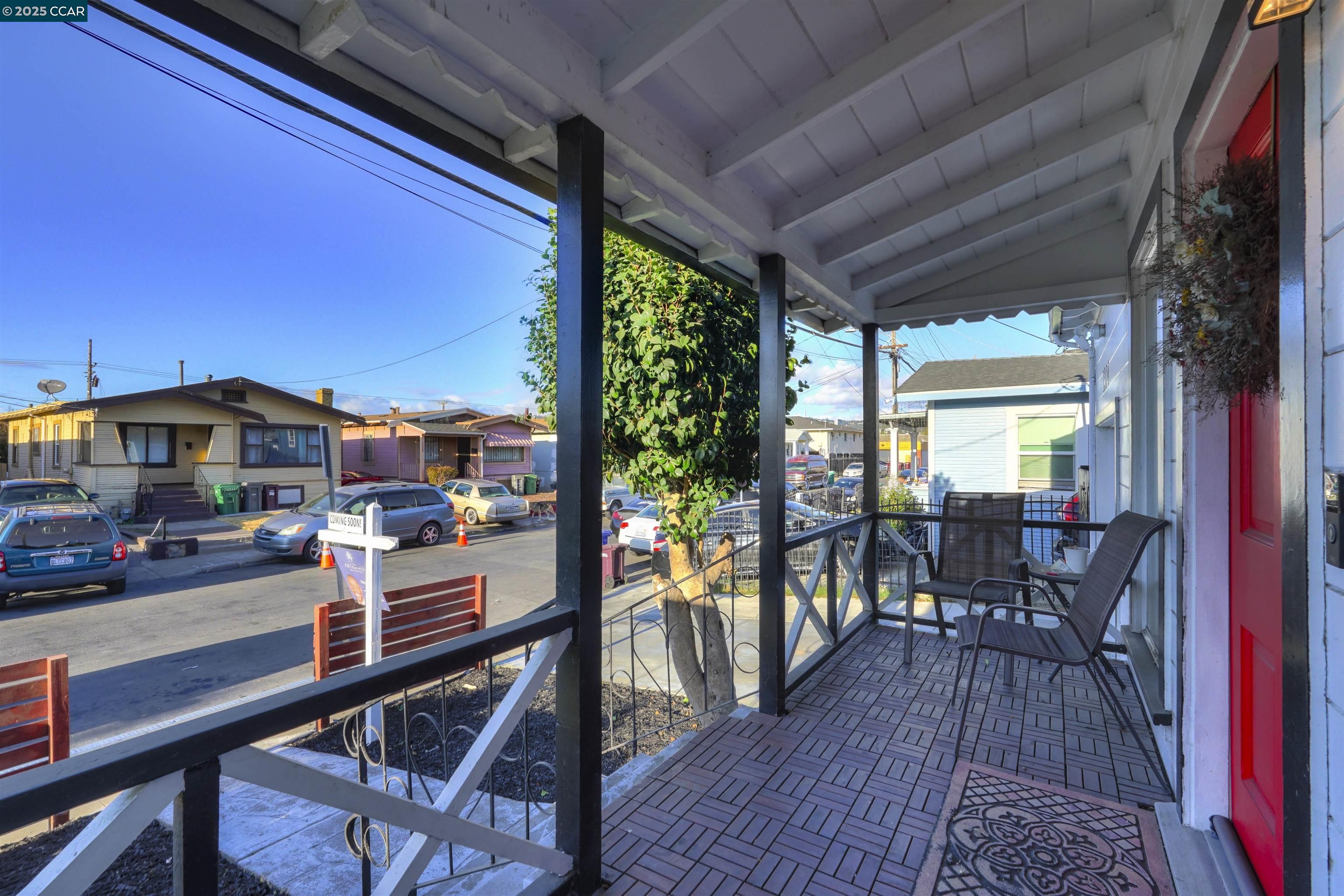 Detail Gallery Image 9 of 36 For 1324 104th Ave, Oakland,  CA 94603 - 2 Beds | 2 Baths