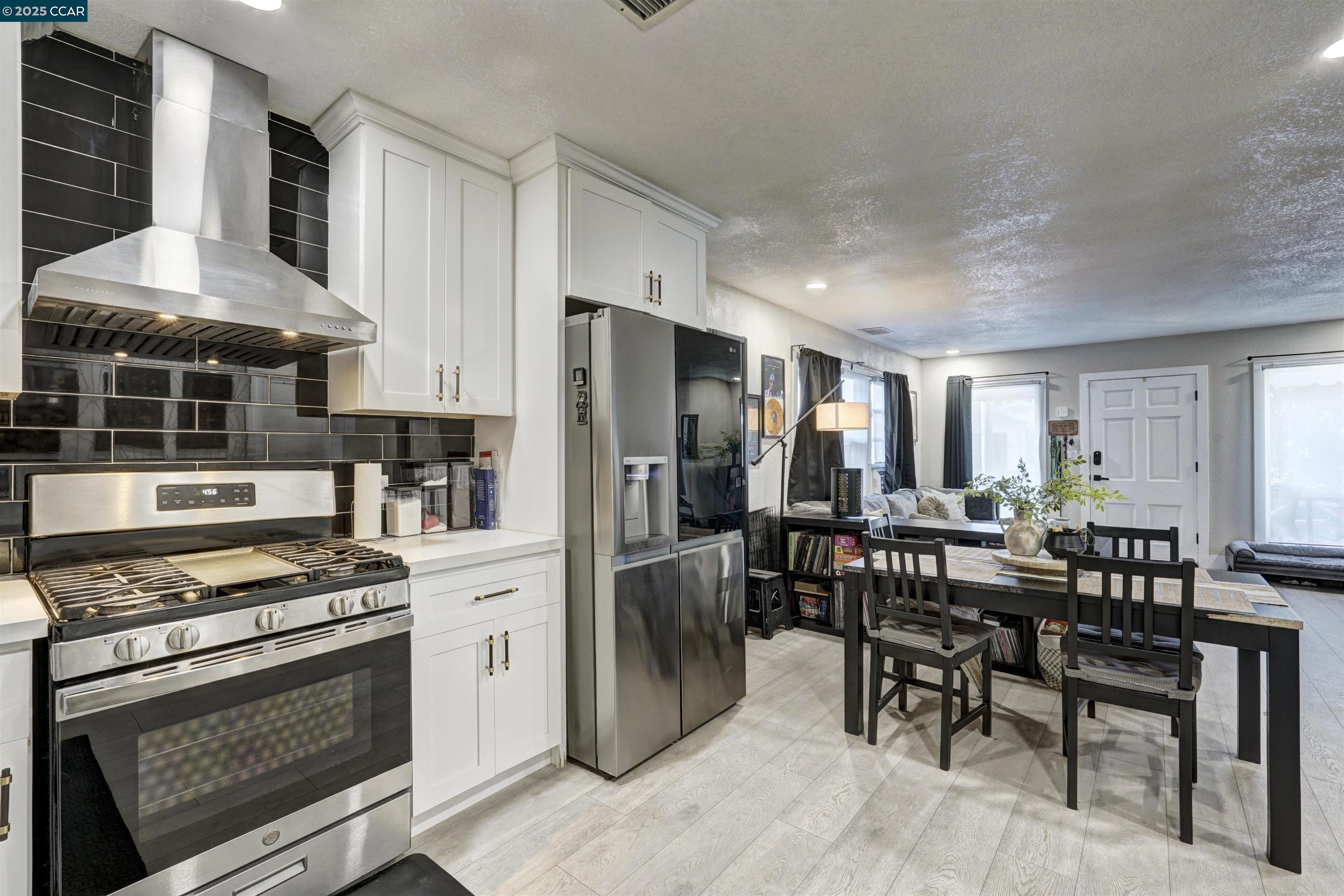 Detail Gallery Image 19 of 36 For 1324 104th Ave, Oakland,  CA 94603 - 2 Beds | 2 Baths