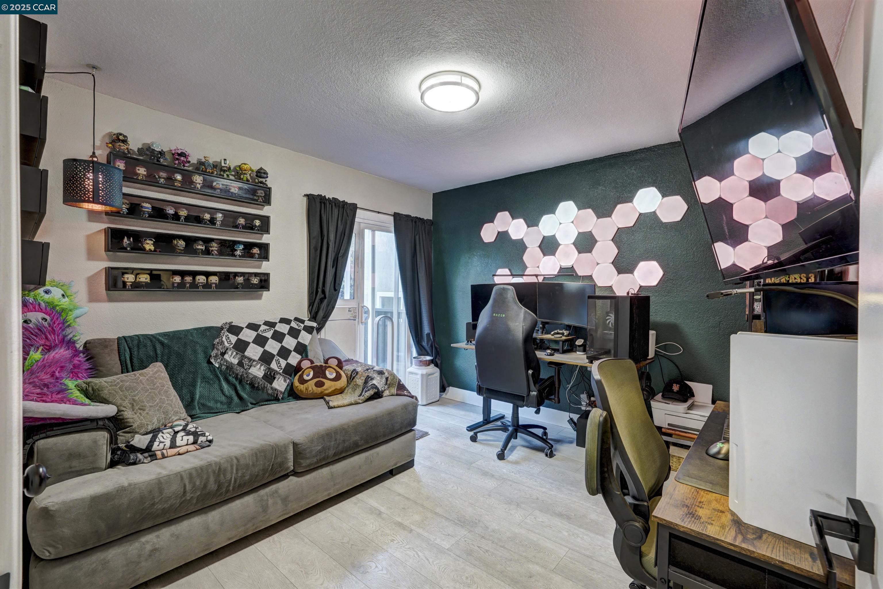 Detail Gallery Image 26 of 36 For 1324 104th Ave, Oakland,  CA 94603 - 2 Beds | 2 Baths