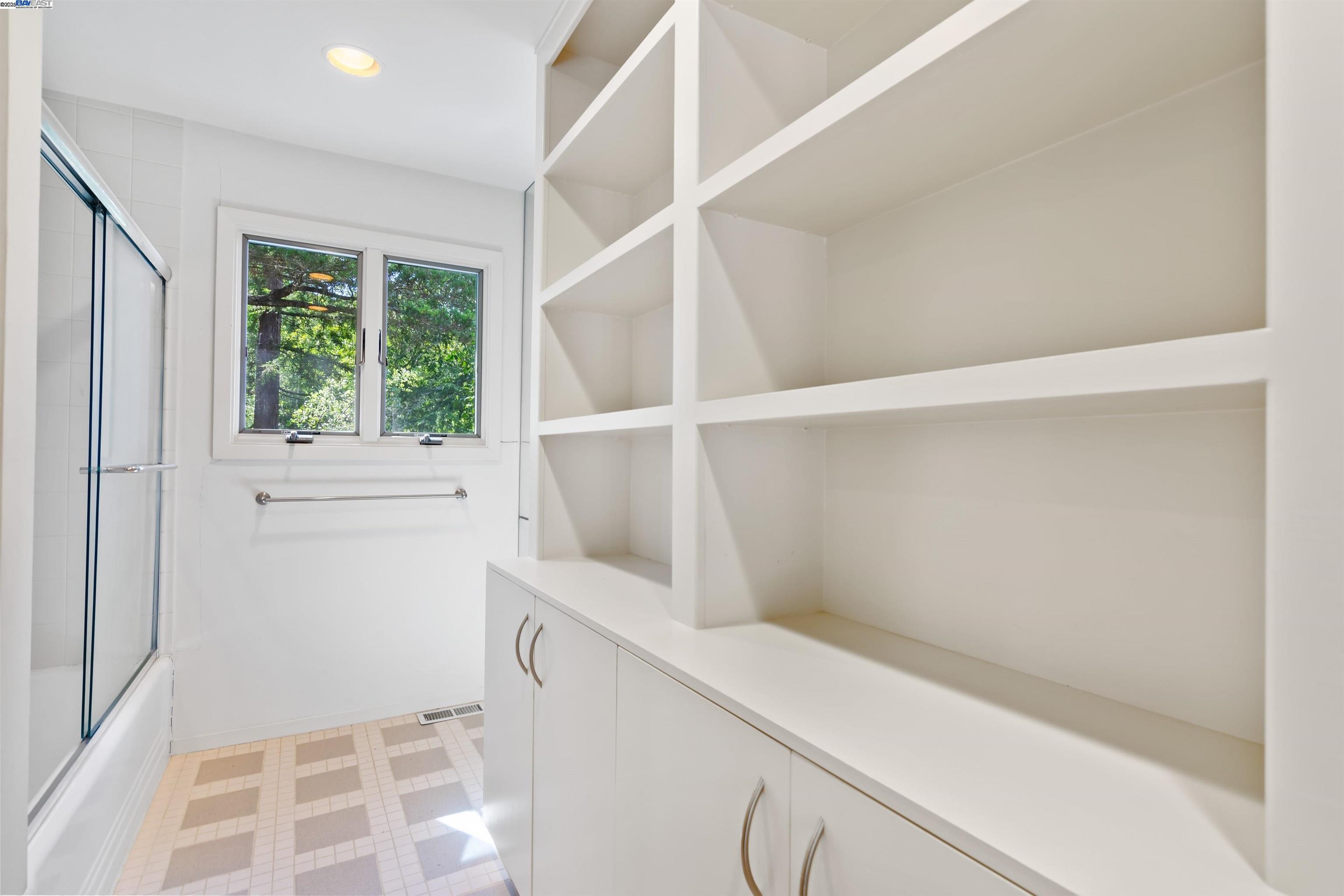 Detail Gallery Image 22 of 60 For 26 Marston Rd, Orinda,  CA 94563 - 4 Beds | 3 Baths