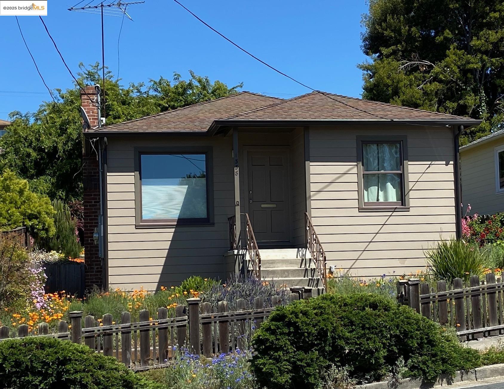 Detail Gallery Image 1 of 1 For 1338 S 58th St, Richmond,  CA 94804 - 2 Beds | 1 Baths