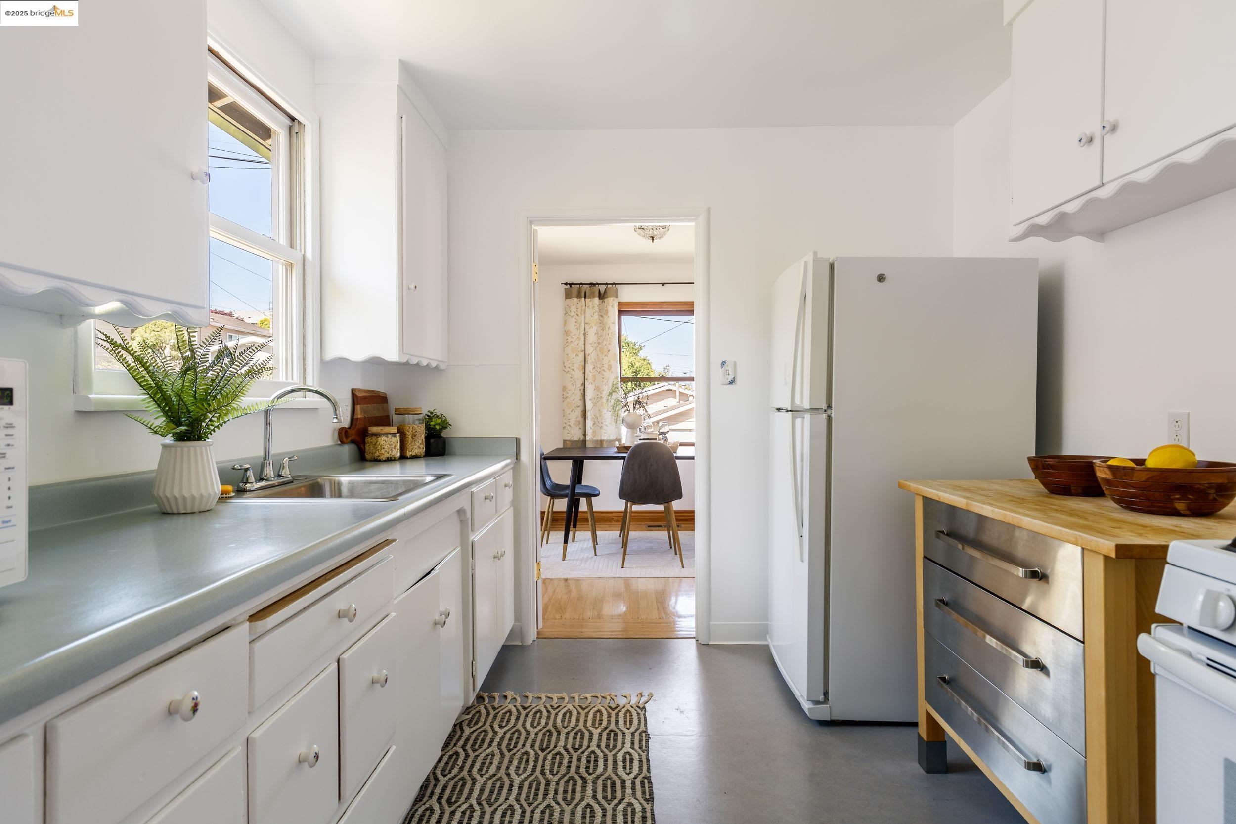 Detail Gallery Image 11 of 28 For 1338 S 58th St, Richmond,  CA 94804 - 2 Beds | 1 Baths