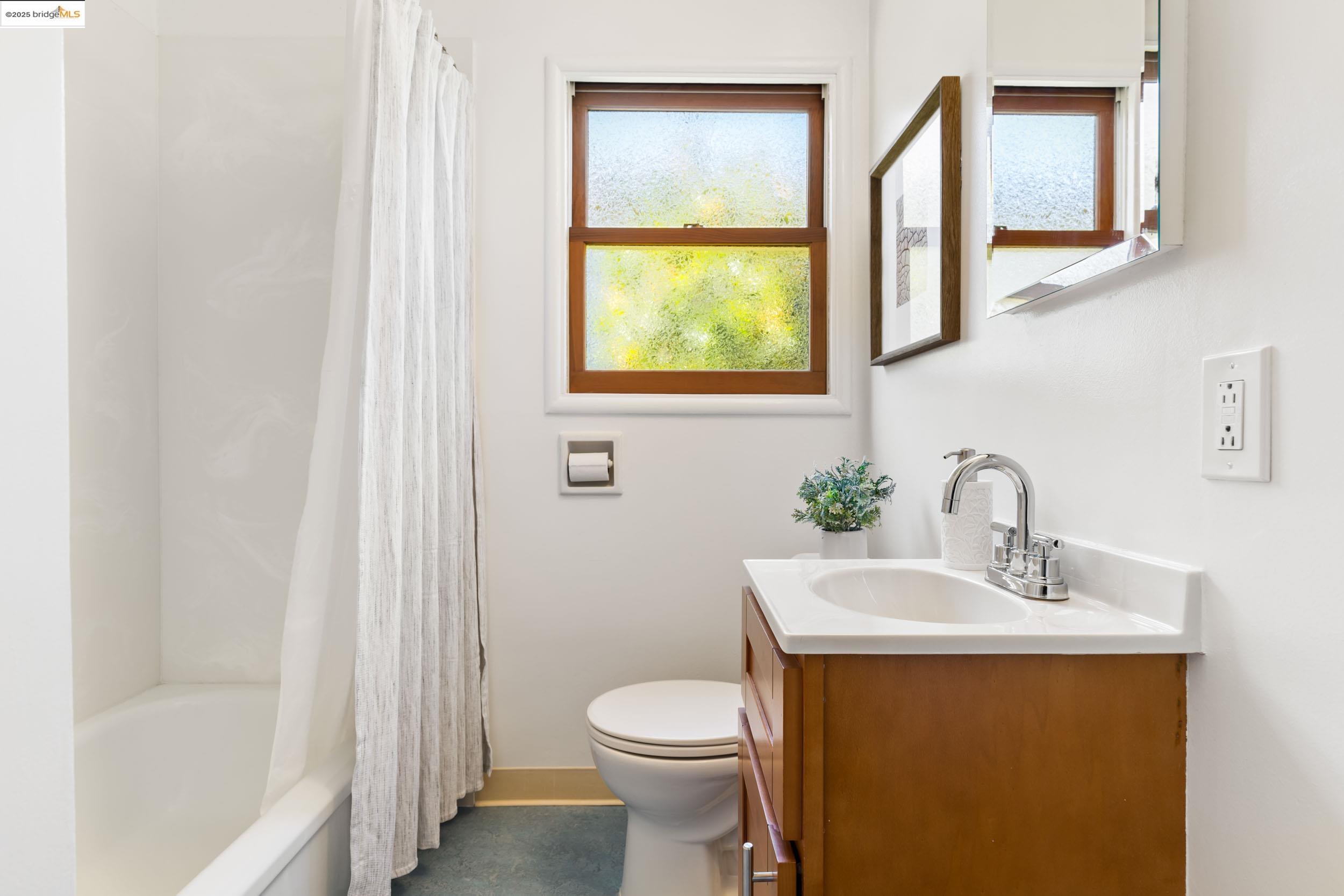 Detail Gallery Image 18 of 28 For 1338 S 58th St, Richmond,  CA 94804 - 2 Beds | 1 Baths