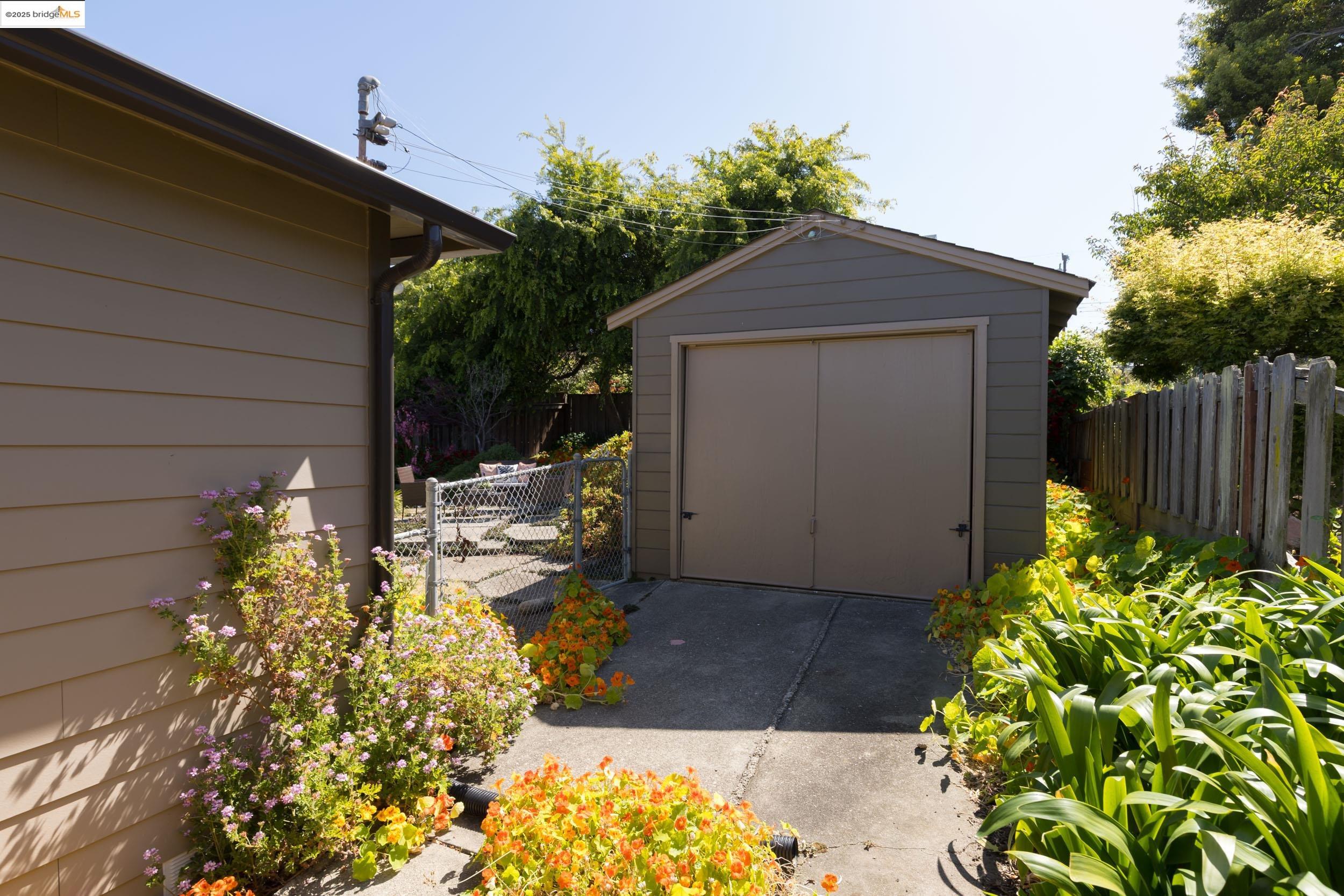 Detail Gallery Image 24 of 28 For 1338 S 58th St, Richmond,  CA 94804 - 2 Beds | 1 Baths