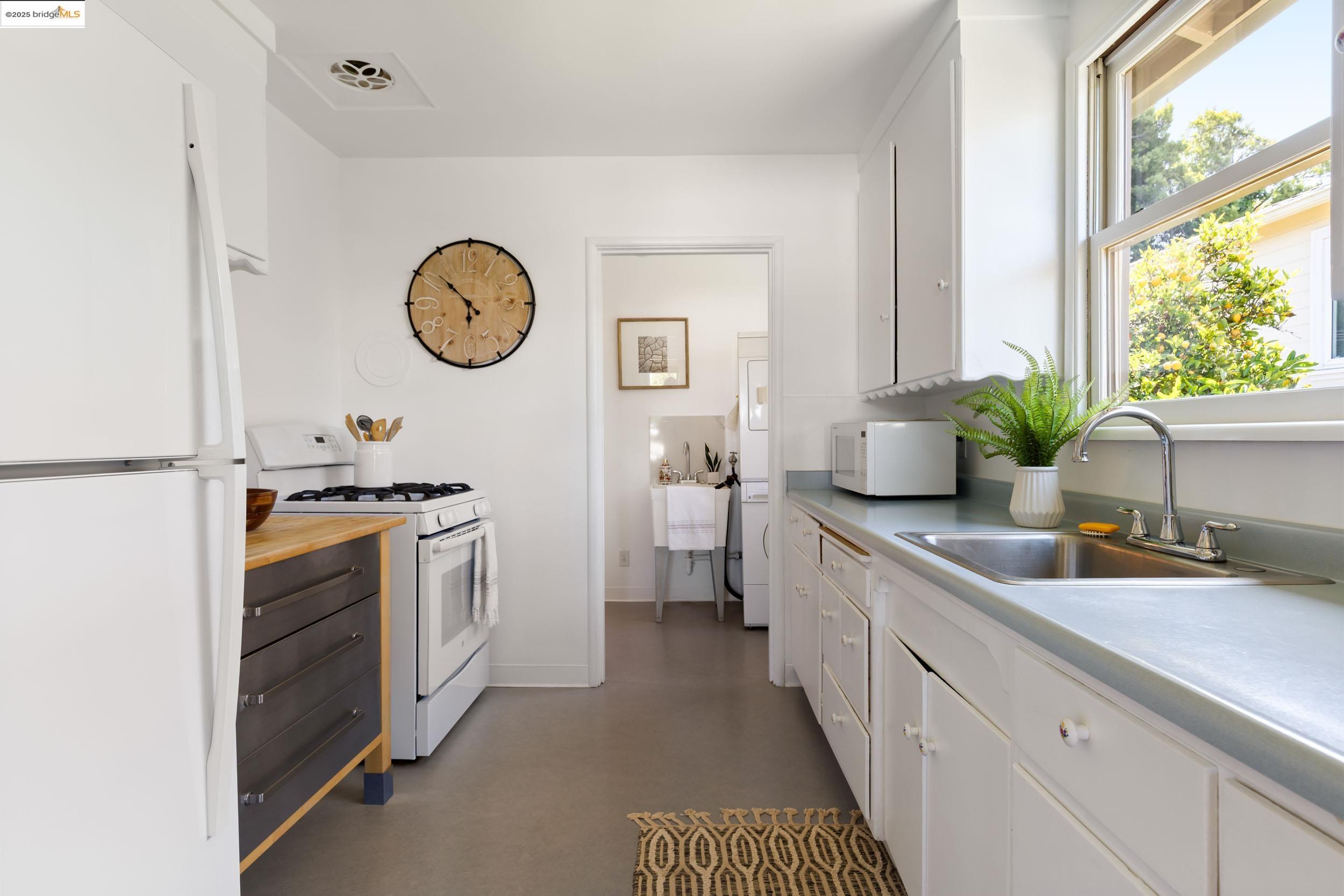Detail Gallery Image 10 of 28 For 1338 S 58th St, Richmond,  CA 94804 - 2 Beds | 1 Baths