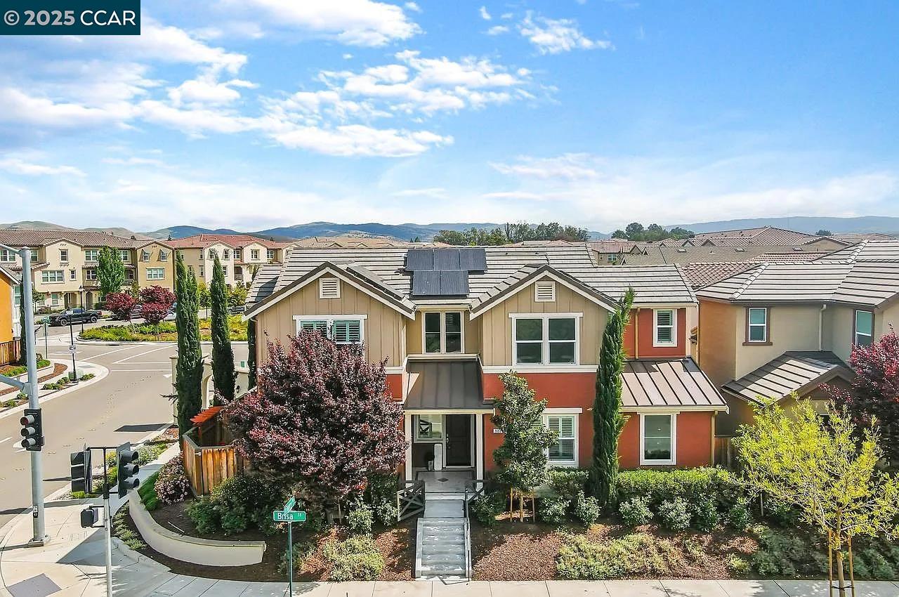 Detail Gallery Image 1 of 46 For 988 Flurry, Livermore,  CA 94550 - 4 Beds | 3 Baths