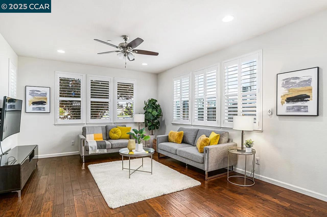 Detail Gallery Image 15 of 46 For 988 Flurry, Livermore,  CA 94550 - 4 Beds | 3 Baths
