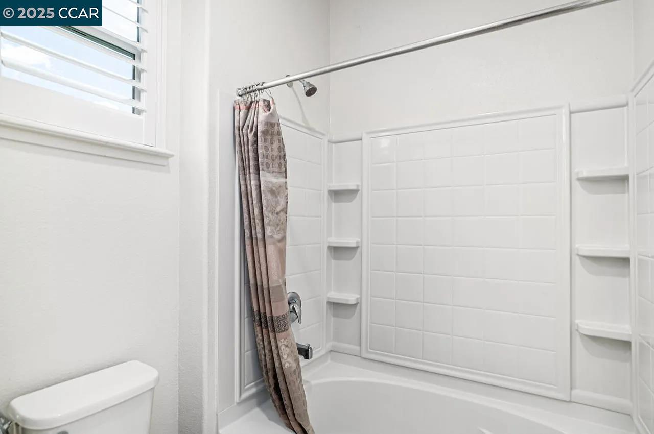 Detail Gallery Image 20 of 46 For 988 Flurry, Livermore,  CA 94550 - 4 Beds | 3 Baths