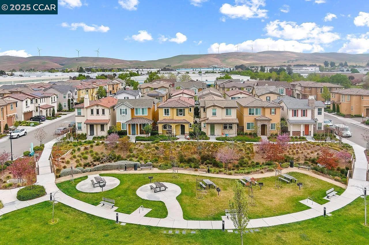 Detail Gallery Image 39 of 46 For 988 Flurry, Livermore,  CA 94550 - 4 Beds | 3 Baths