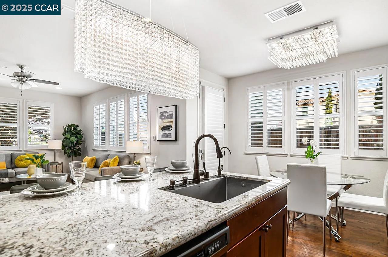 Detail Gallery Image 7 of 46 For 988 Flurry, Livermore,  CA 94550 - 4 Beds | 3 Baths