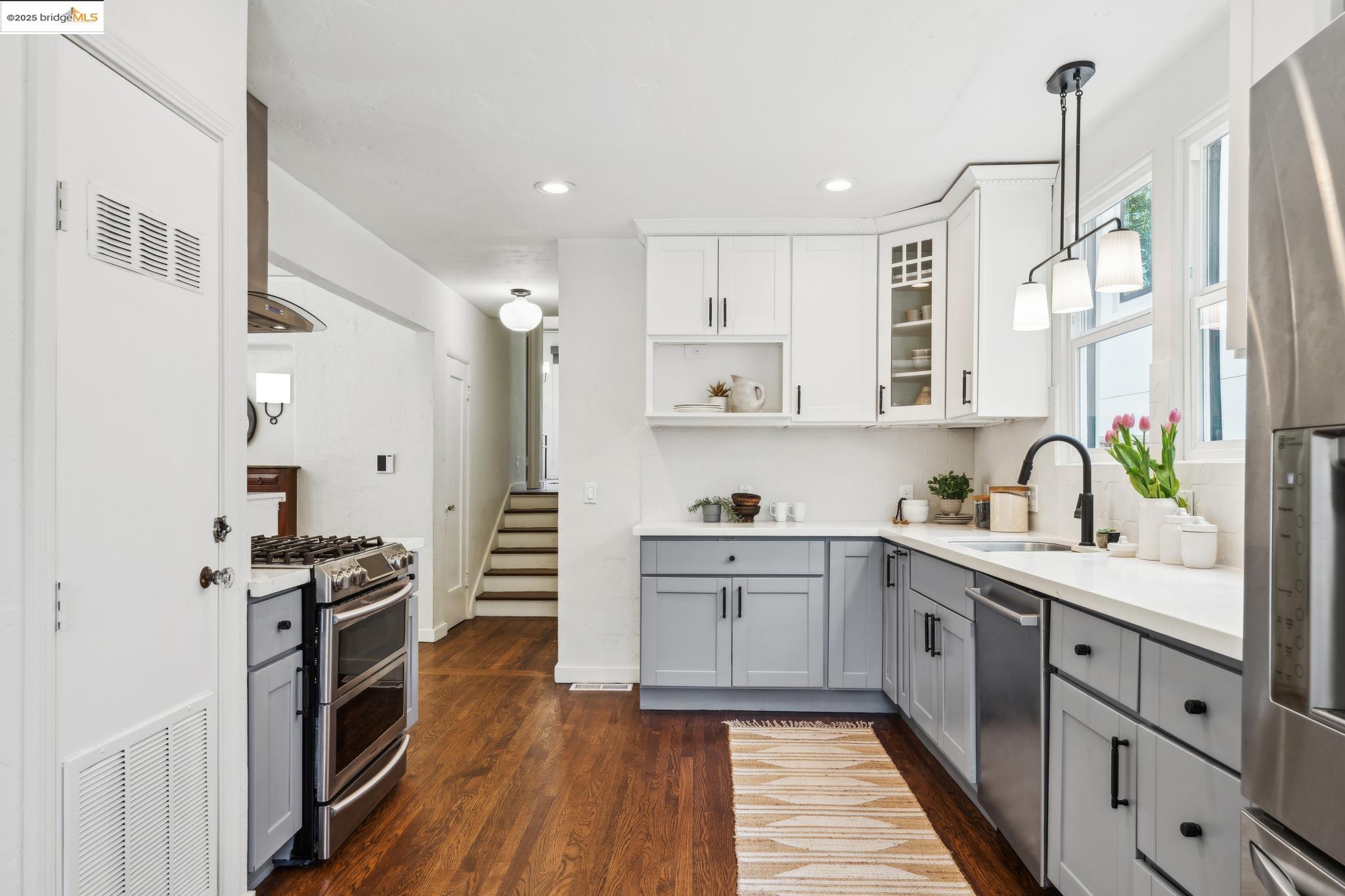 Detail Gallery Image 19 of 42 For 3610 Calafia Ave, Oakland,  CA 94605 - 3 Beds | 2 Baths