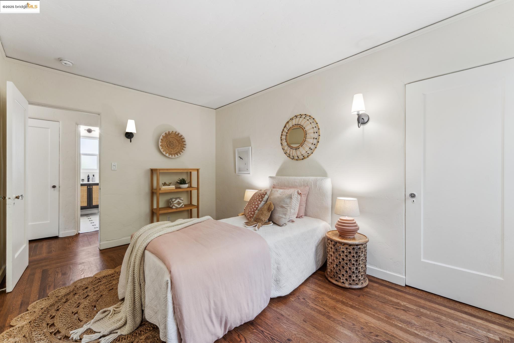 Detail Gallery Image 25 of 42 For 3610 Calafia Ave, Oakland,  CA 94605 - 3 Beds | 2 Baths