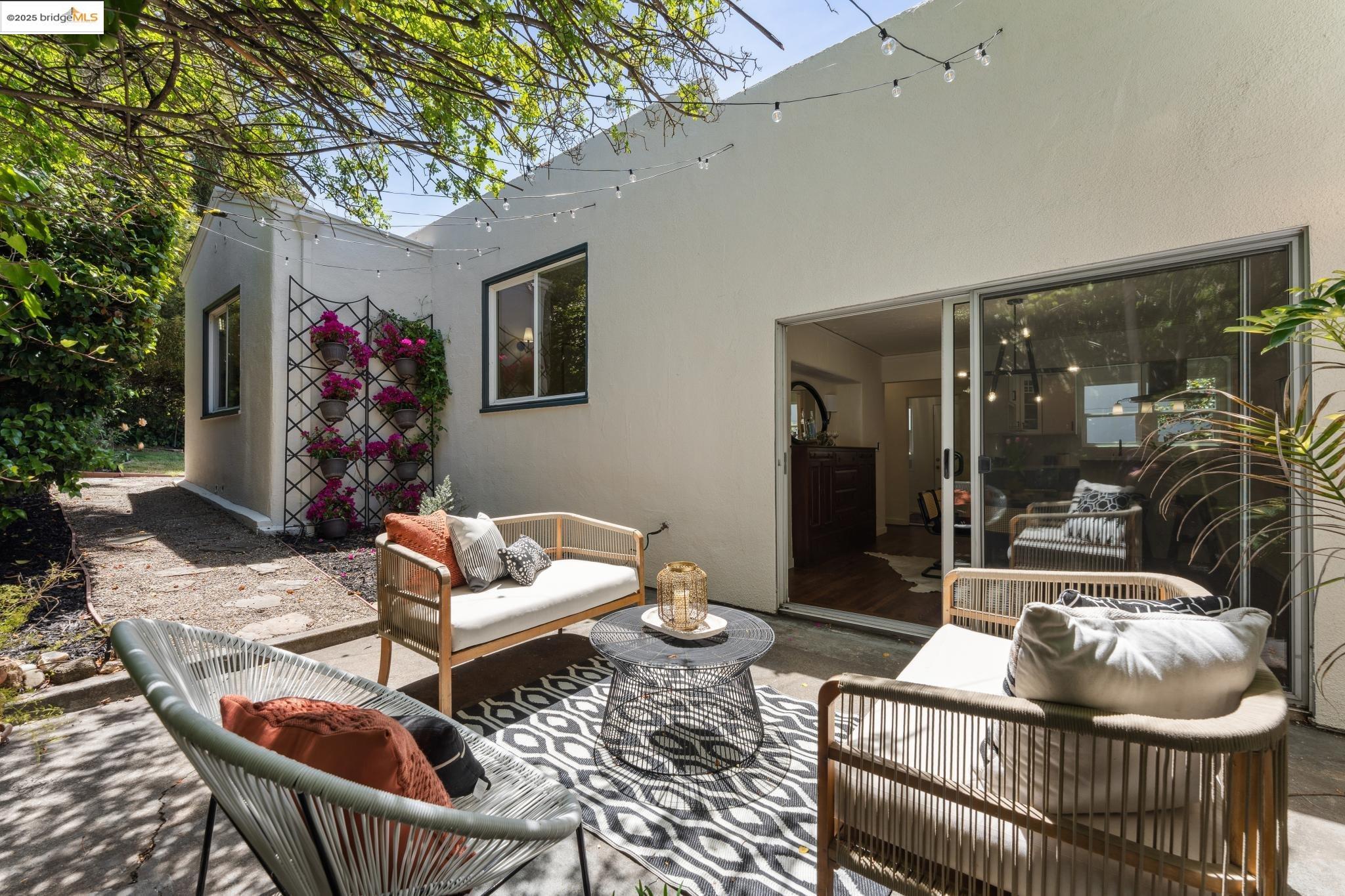 Detail Gallery Image 32 of 42 For 3610 Calafia Ave, Oakland,  CA 94605 - 3 Beds | 2 Baths
