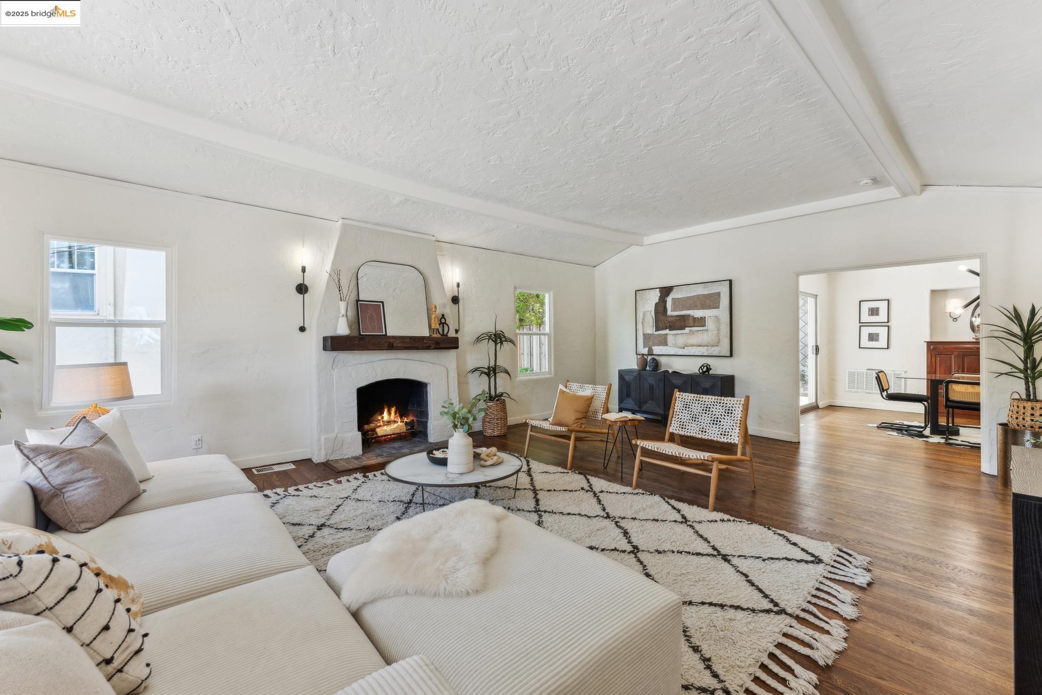 Detail Gallery Image 7 of 42 For 3610 Calafia Ave, Oakland,  CA 94605 - 3 Beds | 2 Baths