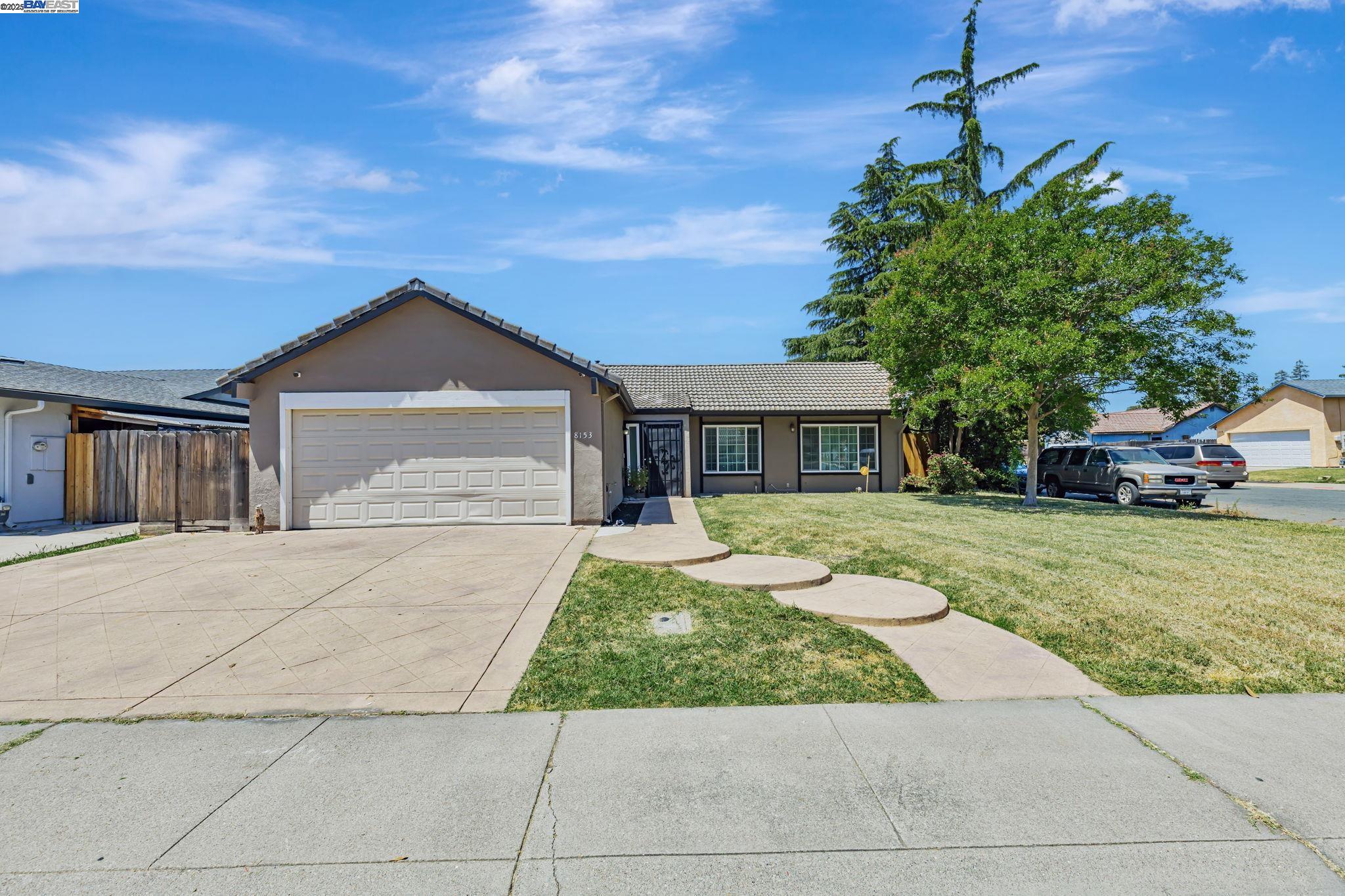 Detail Gallery Image 1 of 25 For 8153 Moulin Ct, Stockton,  CA 95210 - 3 Beds | 2 Baths