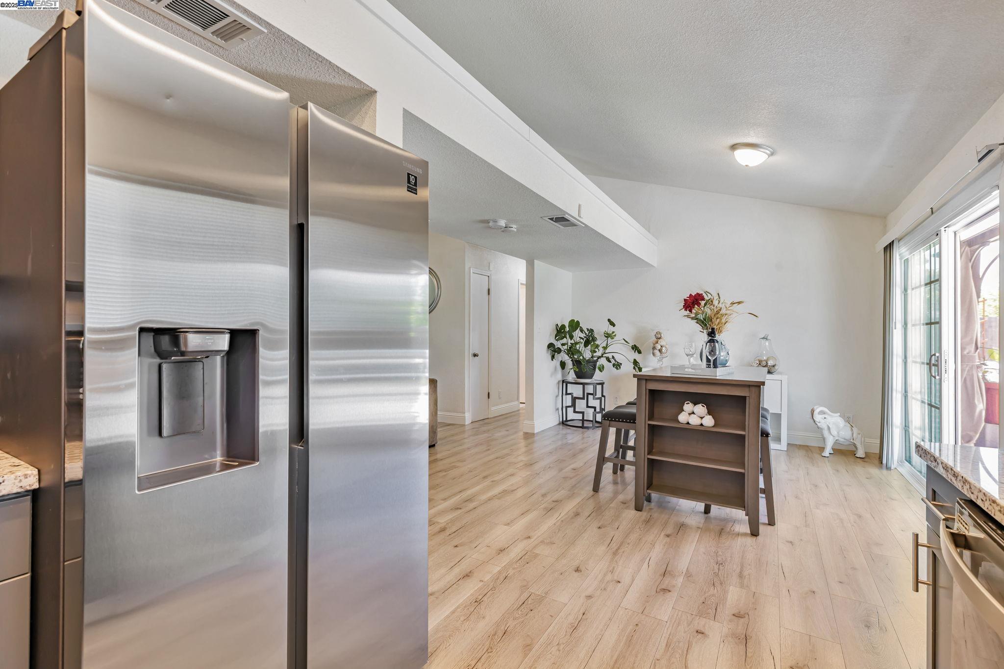 Detail Gallery Image 5 of 25 For 8153 Moulin Ct, Stockton,  CA 95210 - 3 Beds | 2 Baths