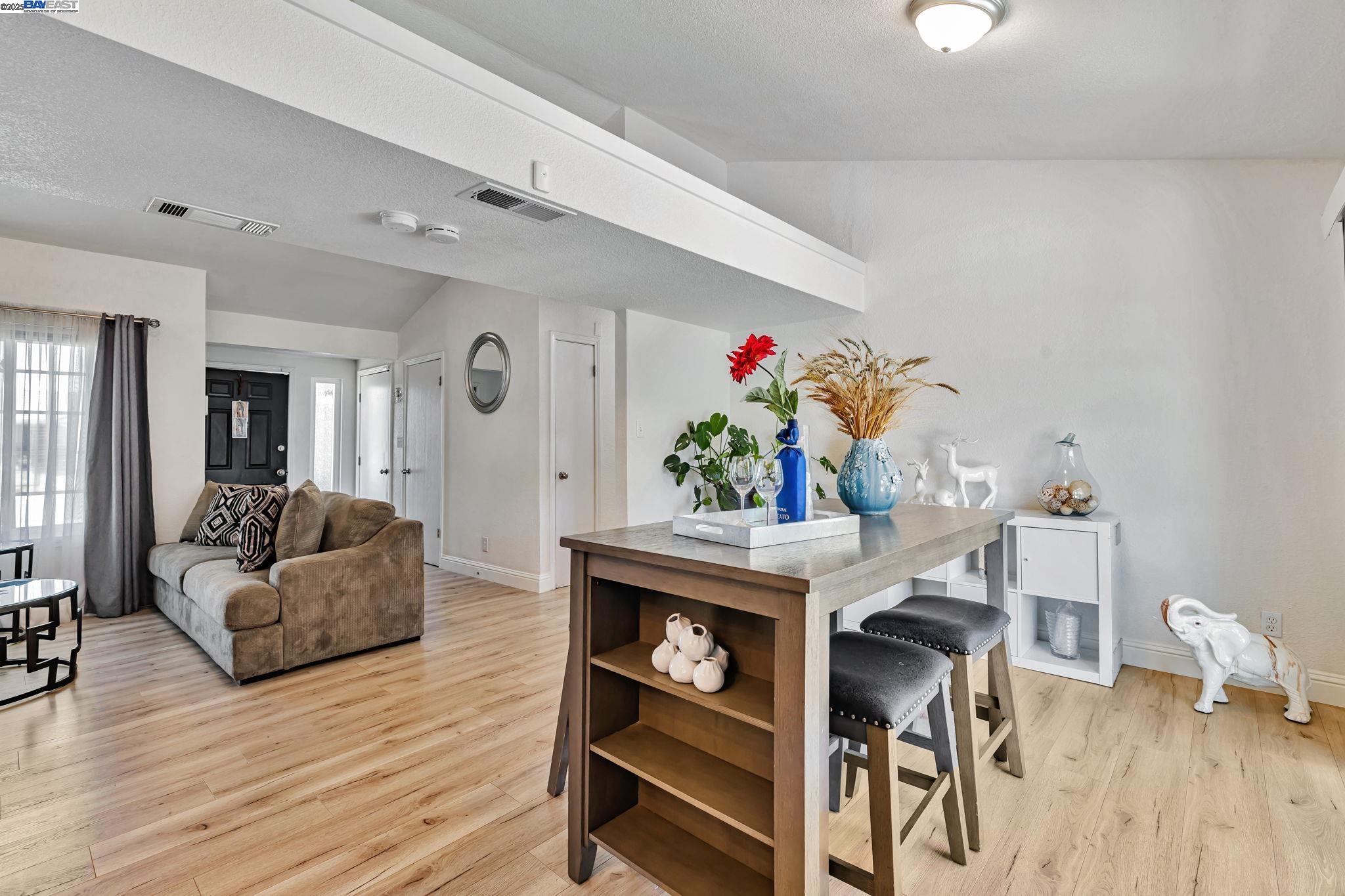 Detail Gallery Image 7 of 25 For 8153 Moulin Ct, Stockton,  CA 95210 - 3 Beds | 2 Baths