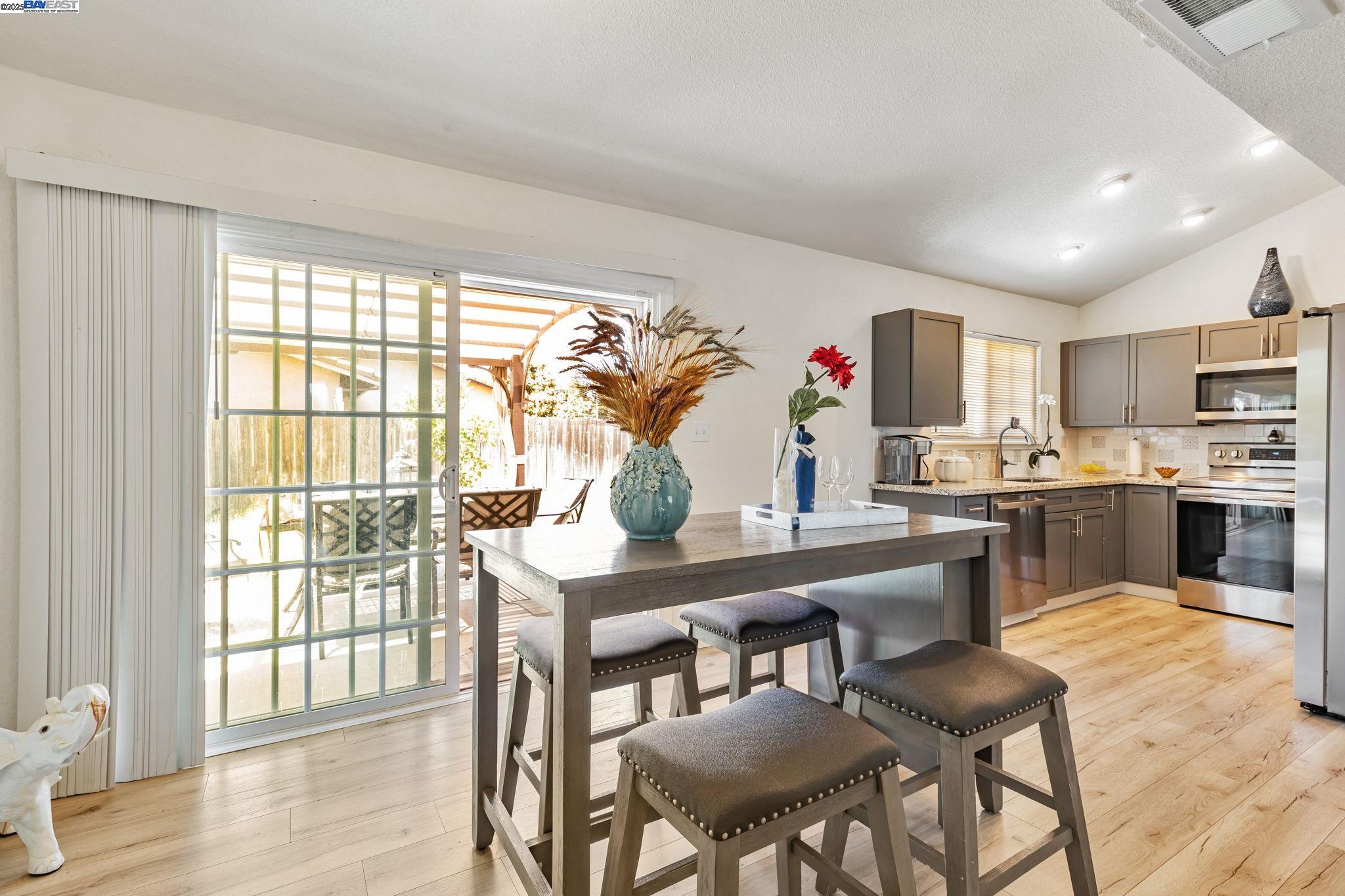 Detail Gallery Image 9 of 25 For 8153 Moulin Ct, Stockton,  CA 95210 - 3 Beds | 2 Baths