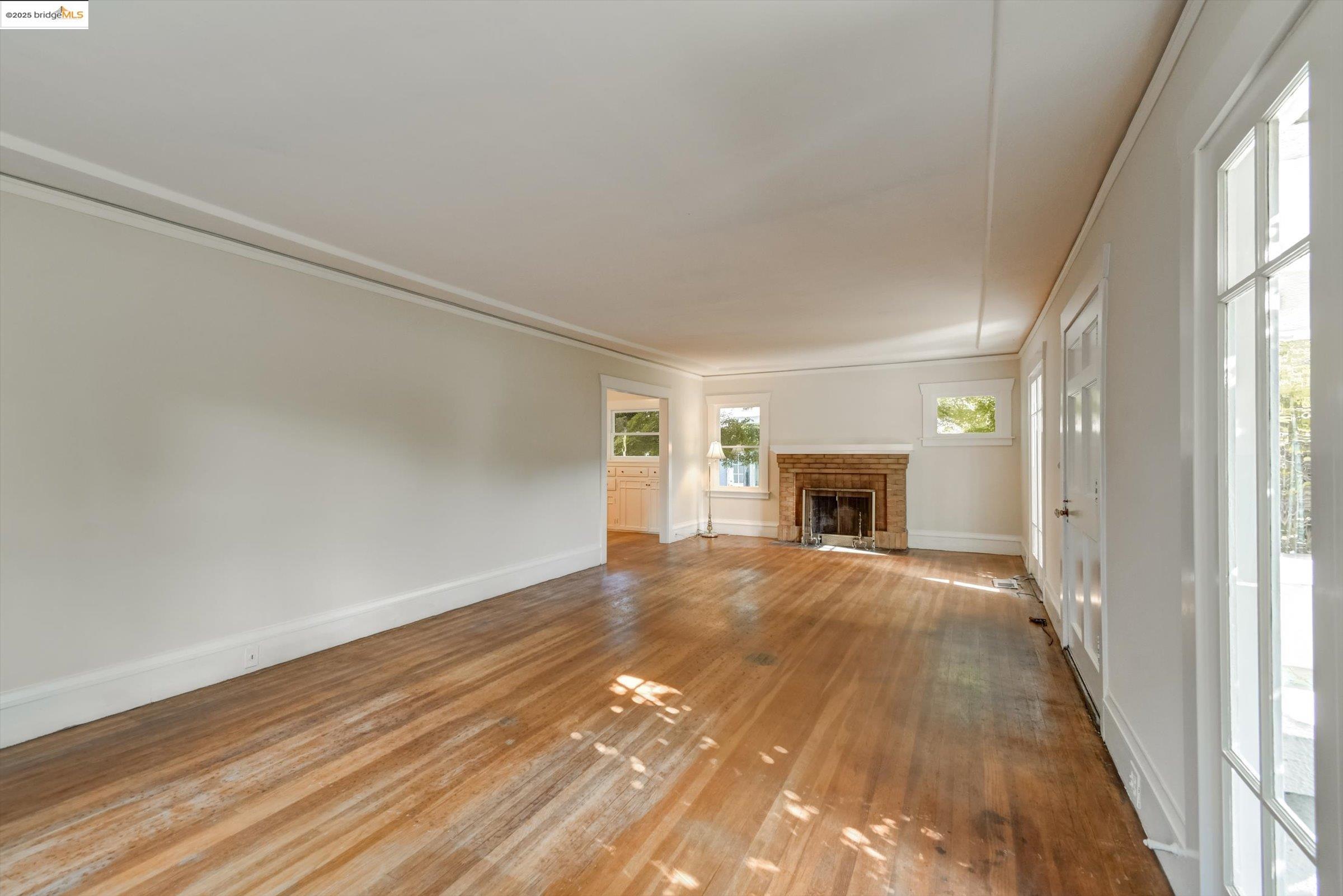 Detail Gallery Image 11 of 60 For 105 Manor Dr, Piedmont,  CA 94611 - 3 Beds | 1 Baths