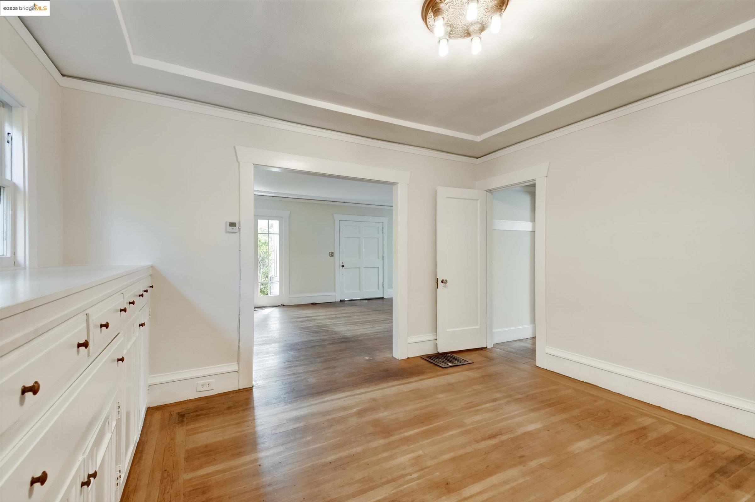 Detail Gallery Image 17 of 60 For 105 Manor Dr, Piedmont,  CA 94611 - 3 Beds | 1 Baths