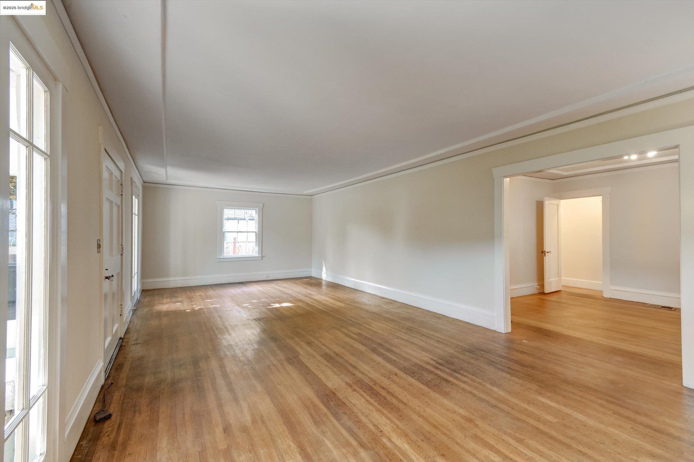 Detail Gallery Image 5 of 60 For 105 Manor Dr, Piedmont,  CA 94611 - 3 Beds | 1 Baths